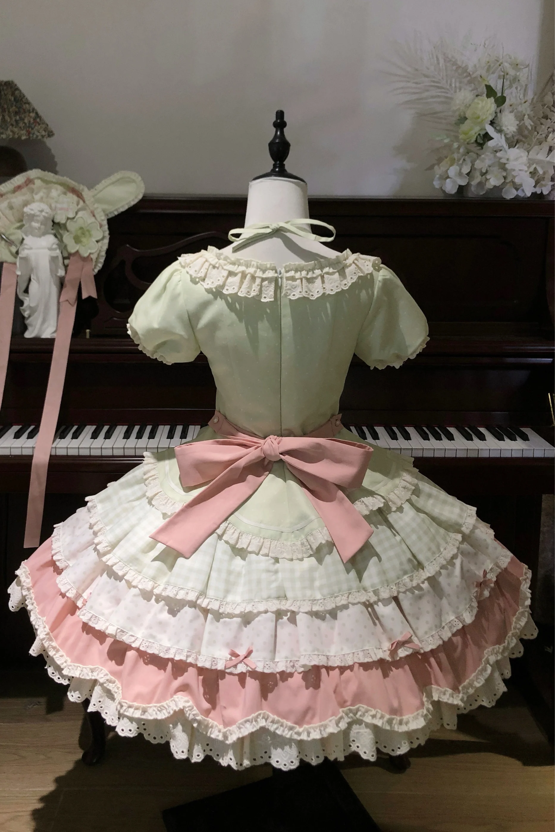 Four-Leaf Clover Lolita Dress + Sleeves + Bonnet - Image 4