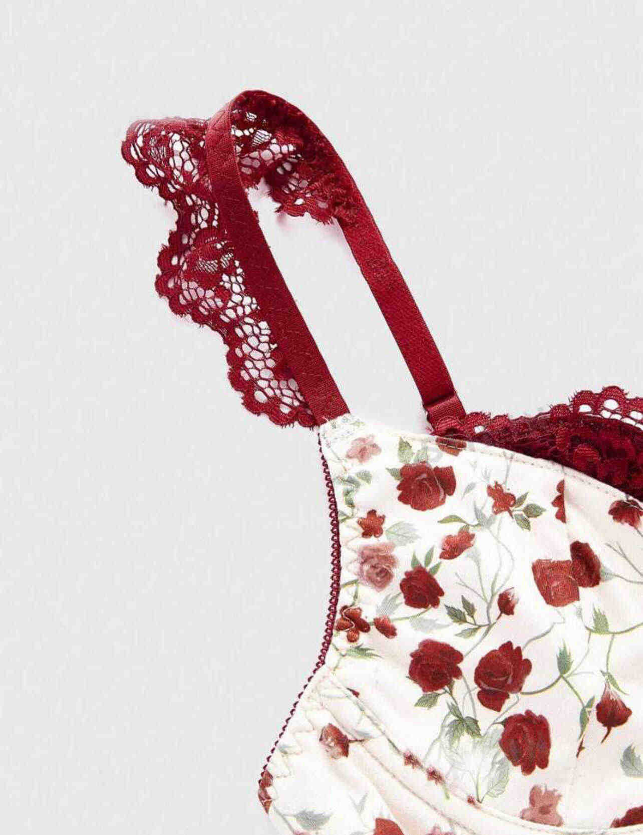 French Retro Rose Print Tank Top - Image 3