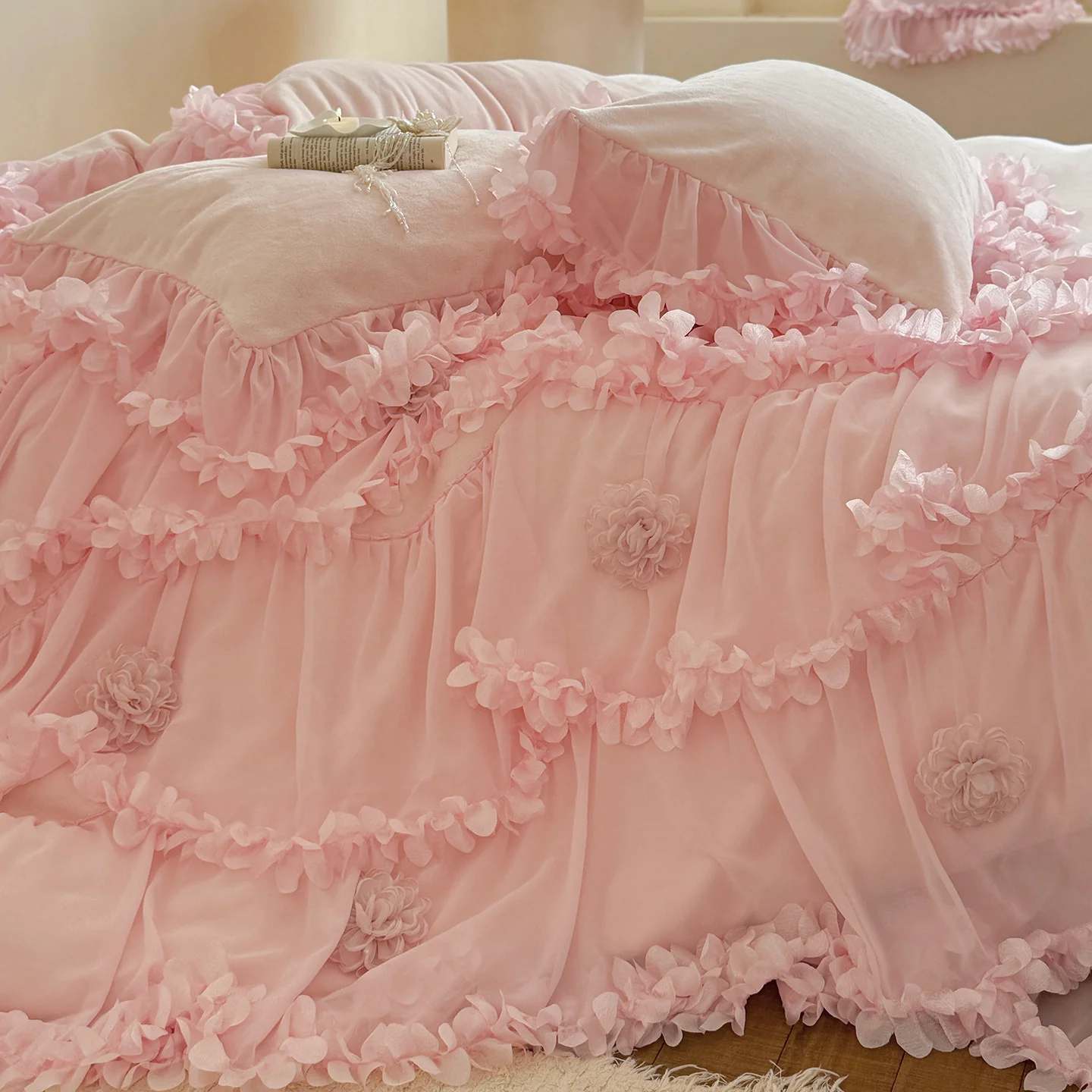 French romantic princess milk velvet sheets four-piece set - Image 3