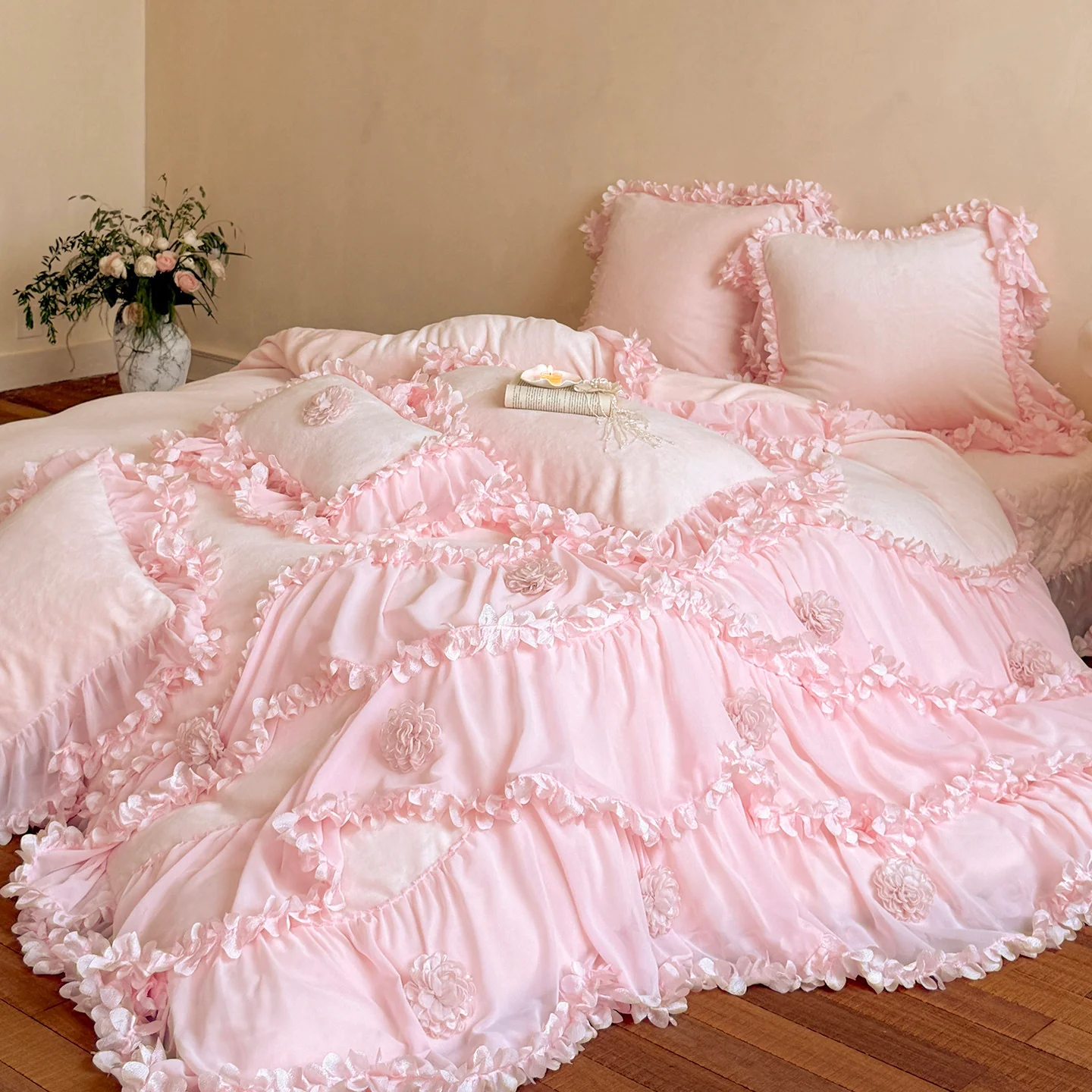 French romantic princess milk velvet sheets four-piece set - Image 5