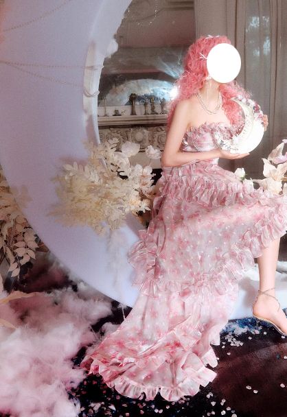 French Romantic Rose Tail Dress - Image 3