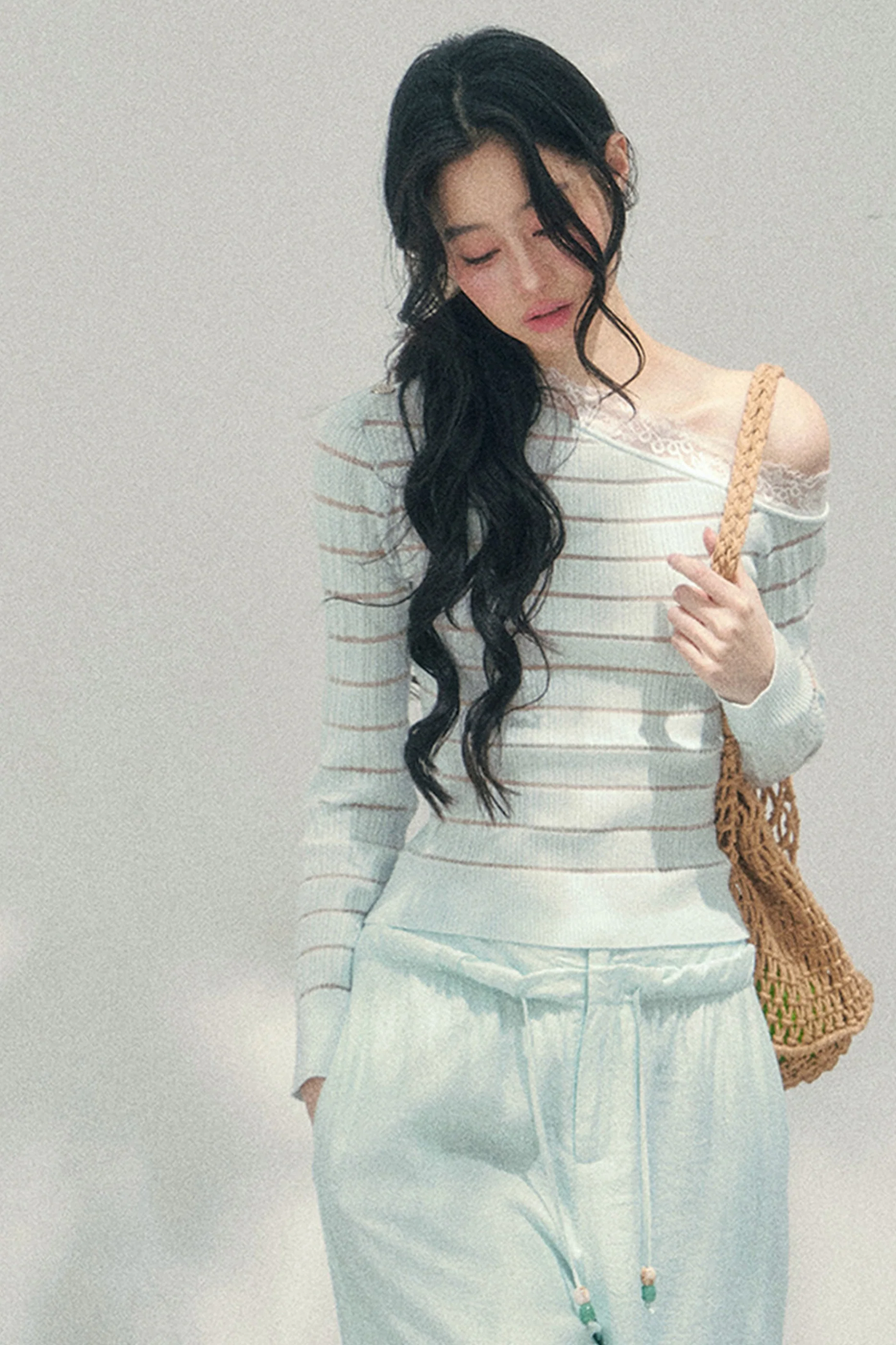 One-Shoulder Glance Lace Border Top - Image 3