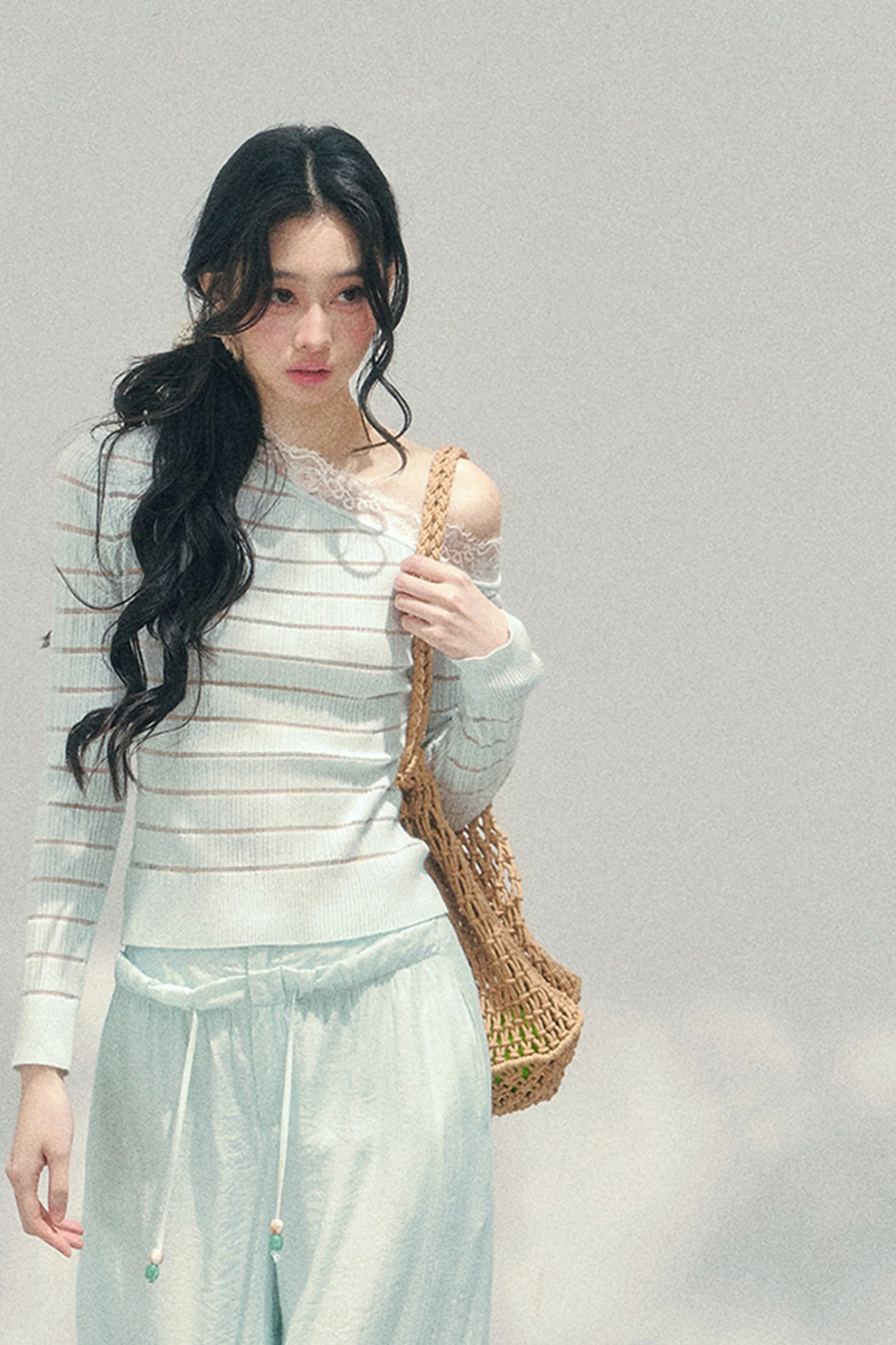 One-Shoulder Glance Lace Border Top - Image 8