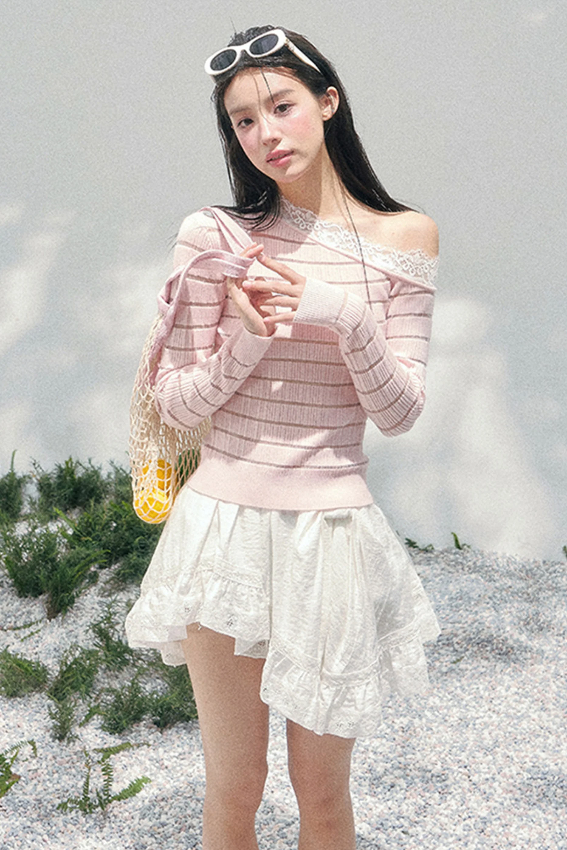 One-Shoulder Glance Lace Border Top - Image 9