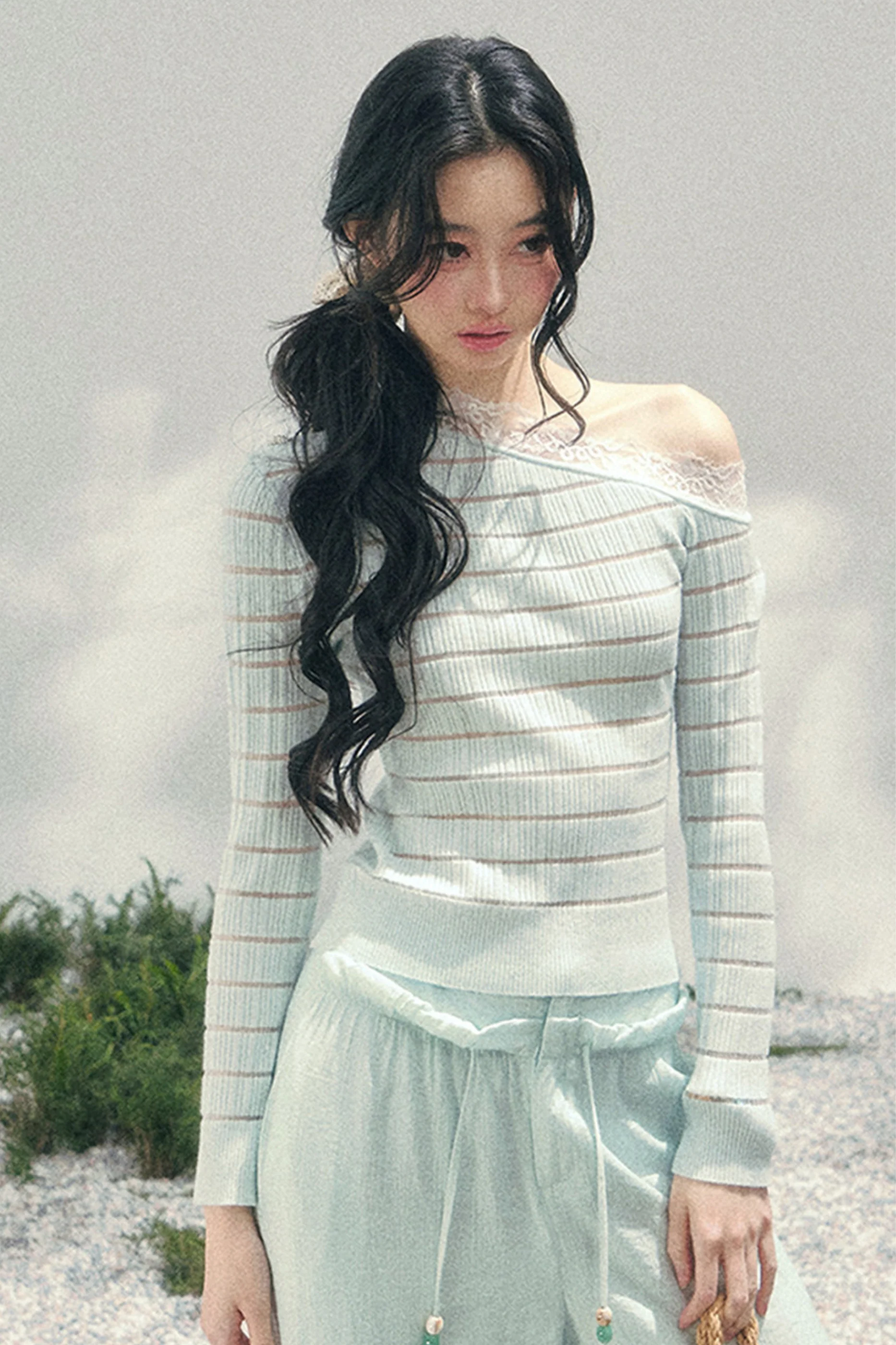 One-Shoulder Glance Lace Border Top - Image 15