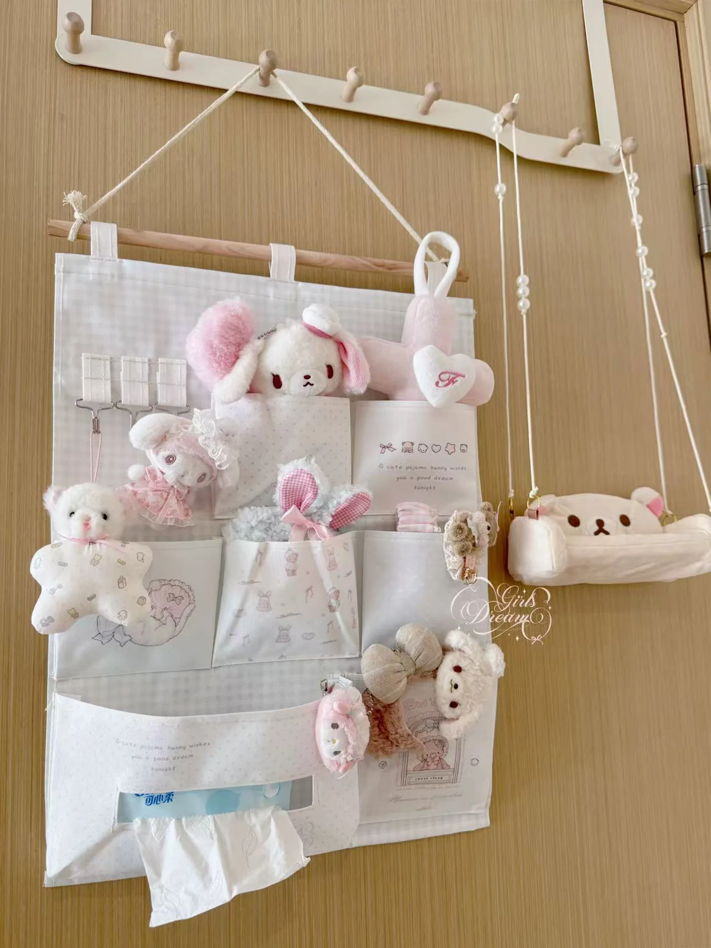 Girl's Dream bunny and bear wall-mounted storage bag - Image 4