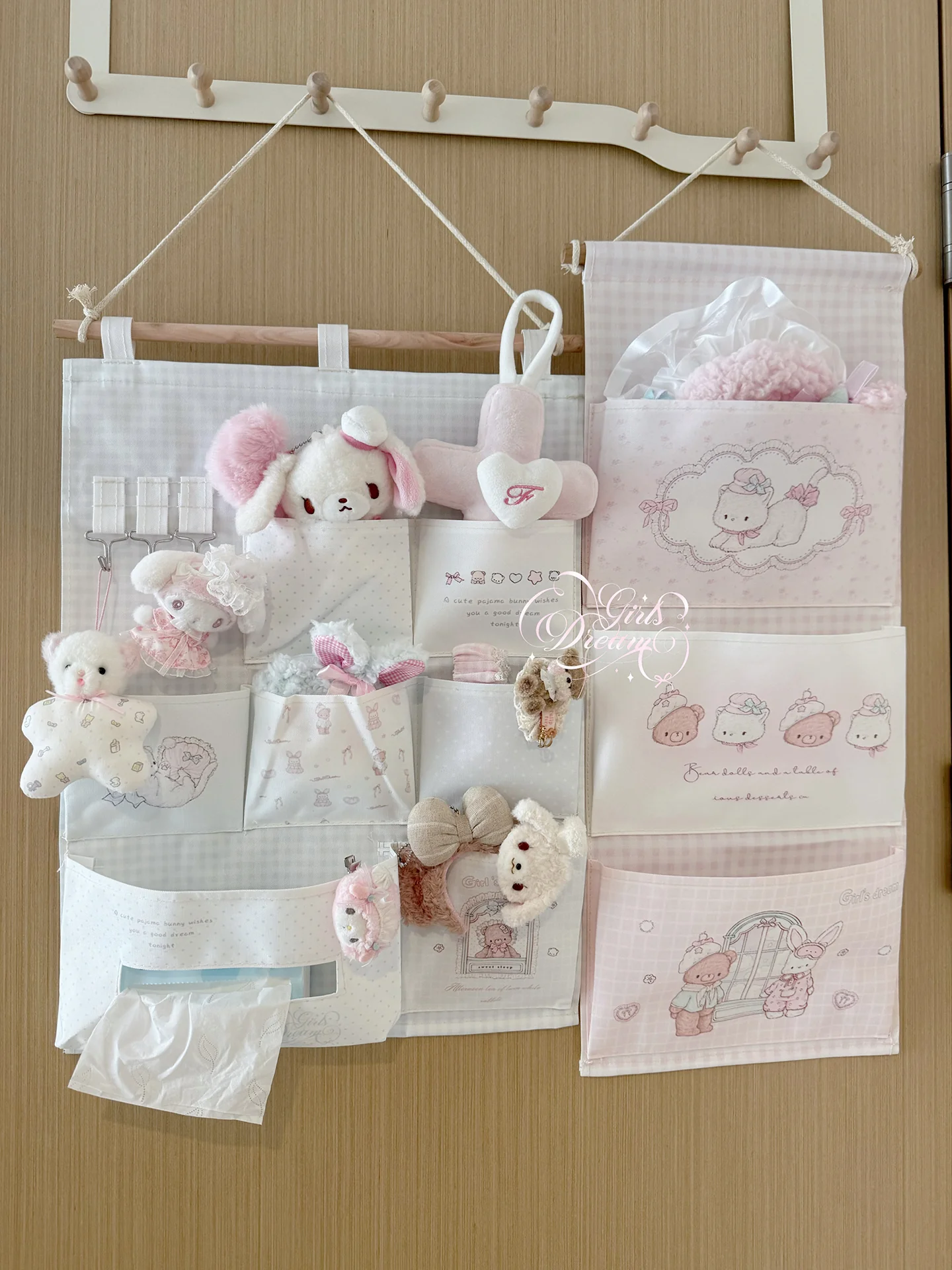 Girl's Dream bunny and bear wall-mounted storage bag - Image 5