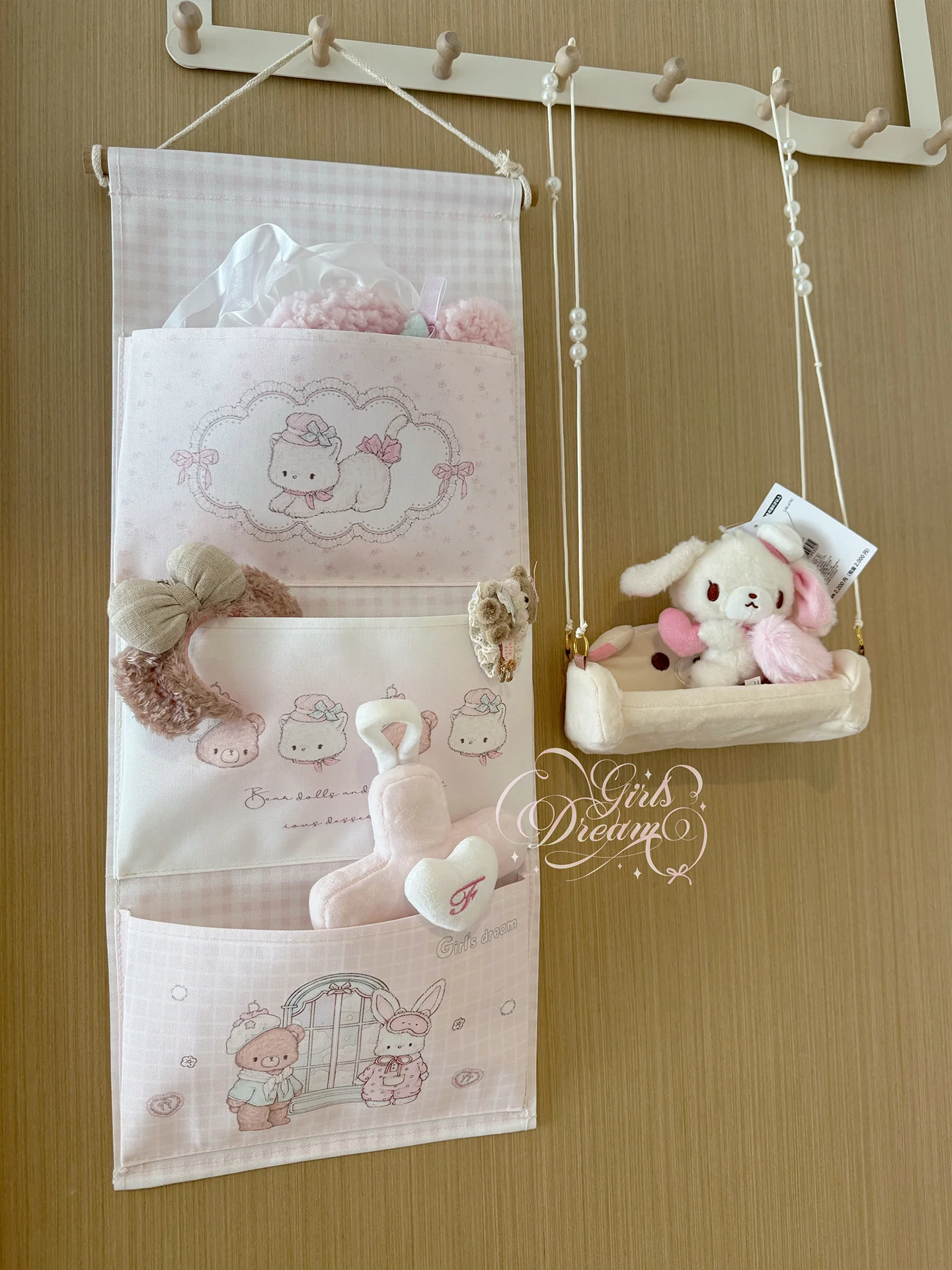 Girl's Dream bunny and bear wall-mounted storage bag - Image 9