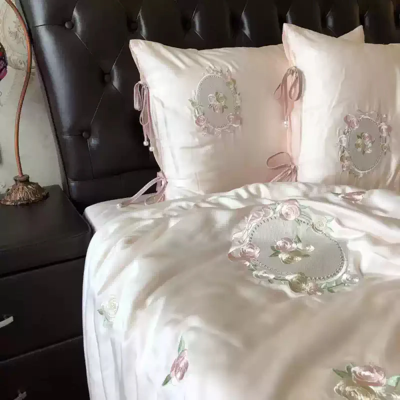 Girly heart strap embroidered four-piece bedding set - Image 3