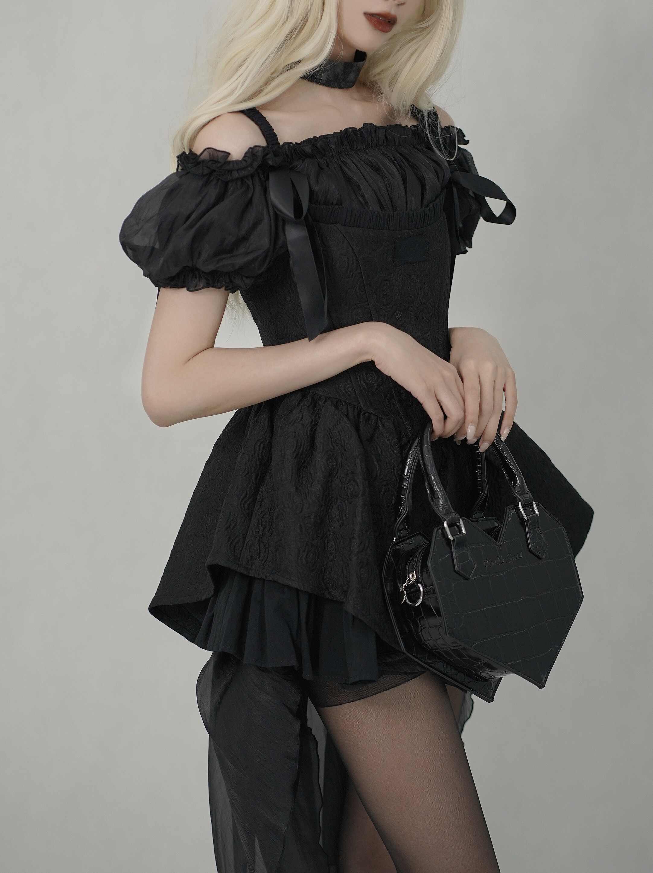 Gothic Love Shape Crossbody Handbag - Image 2