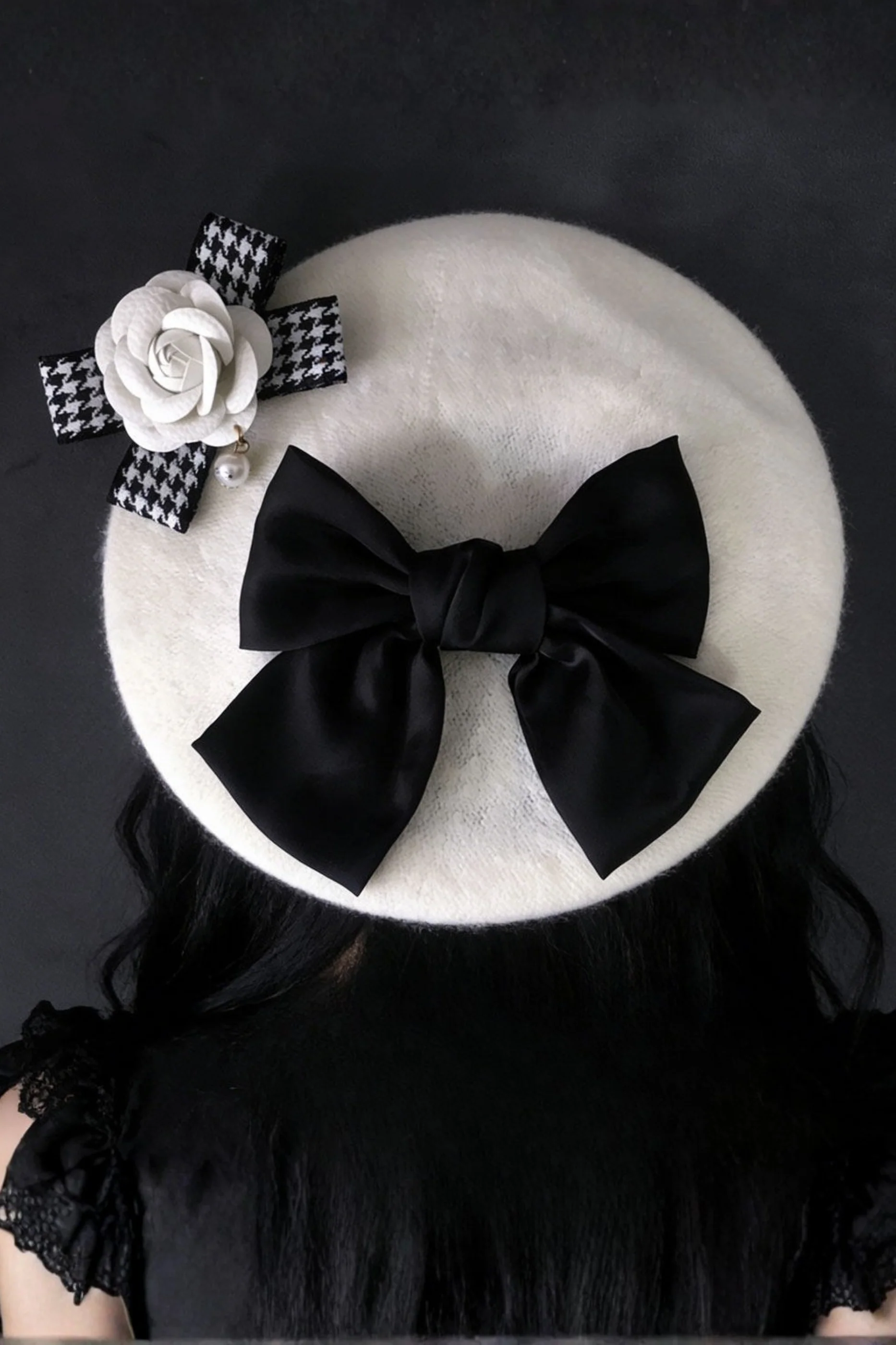 Gothic Velvet Bow Beret - Image 2