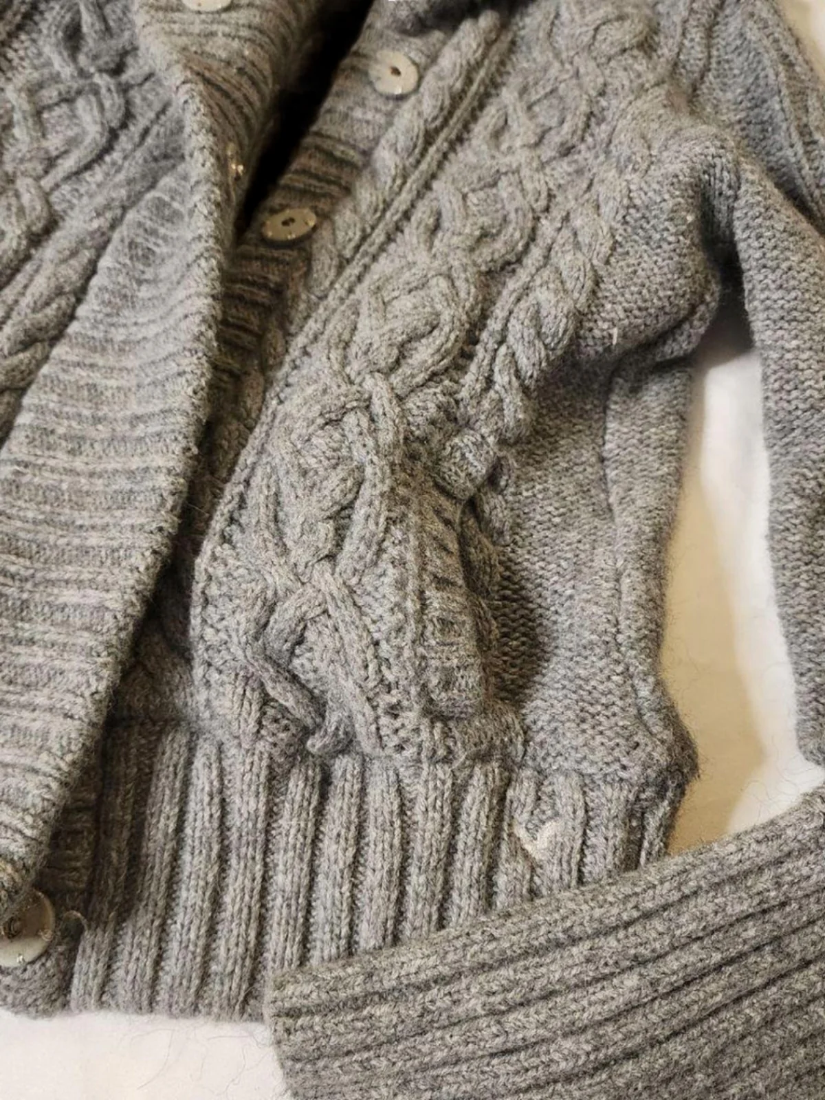 Gray cable knit cardigan - Image 4