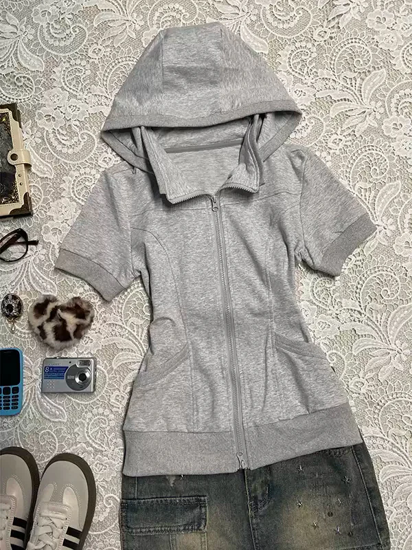 gray short-sleeved hoodie sweatshirt jacket - Image 3