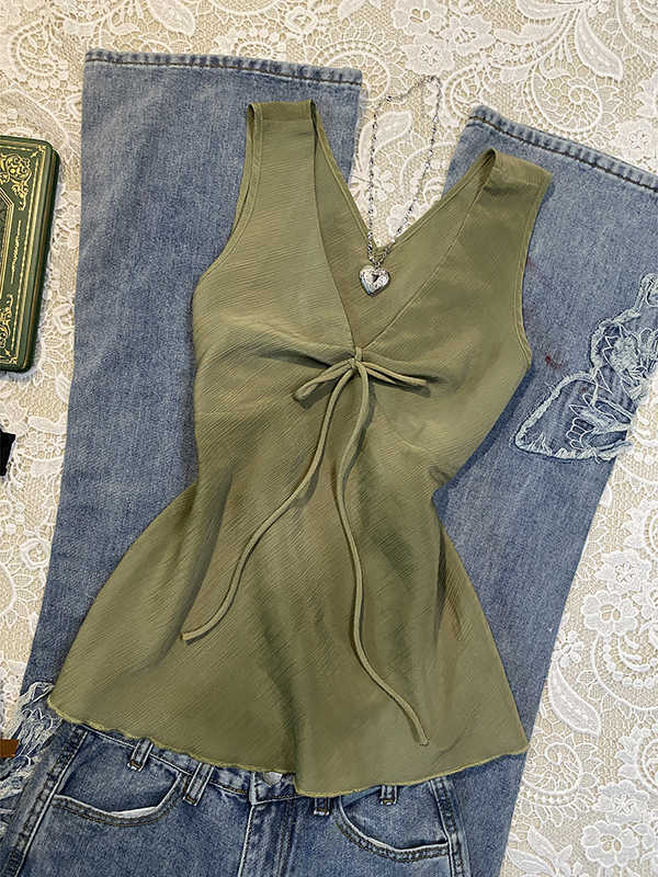 Green Bow Tie Vintage Tank Top - Image 3