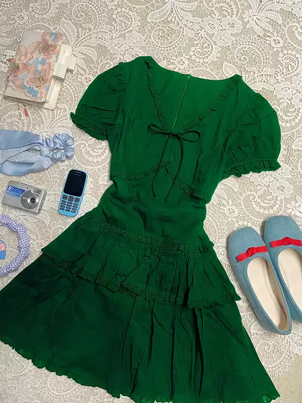 Green v-neck bow shirt dress - Image 3