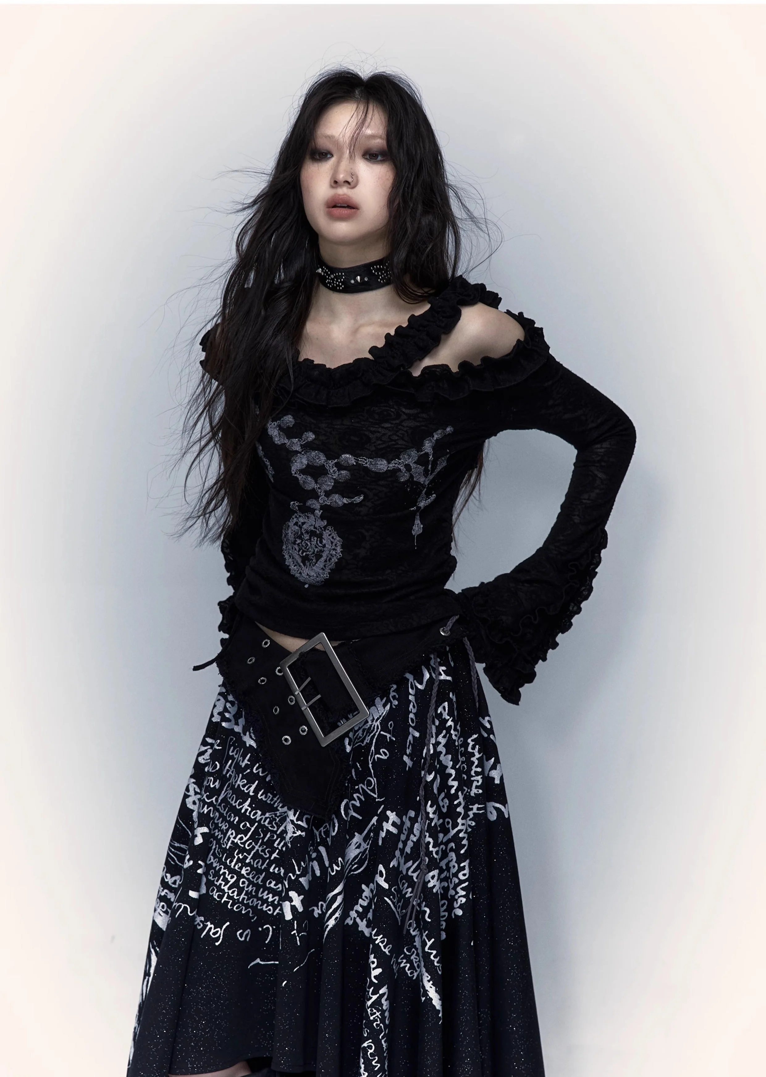 Grunge Reversible Off-shoulder Long-sleeved Top - Image 2