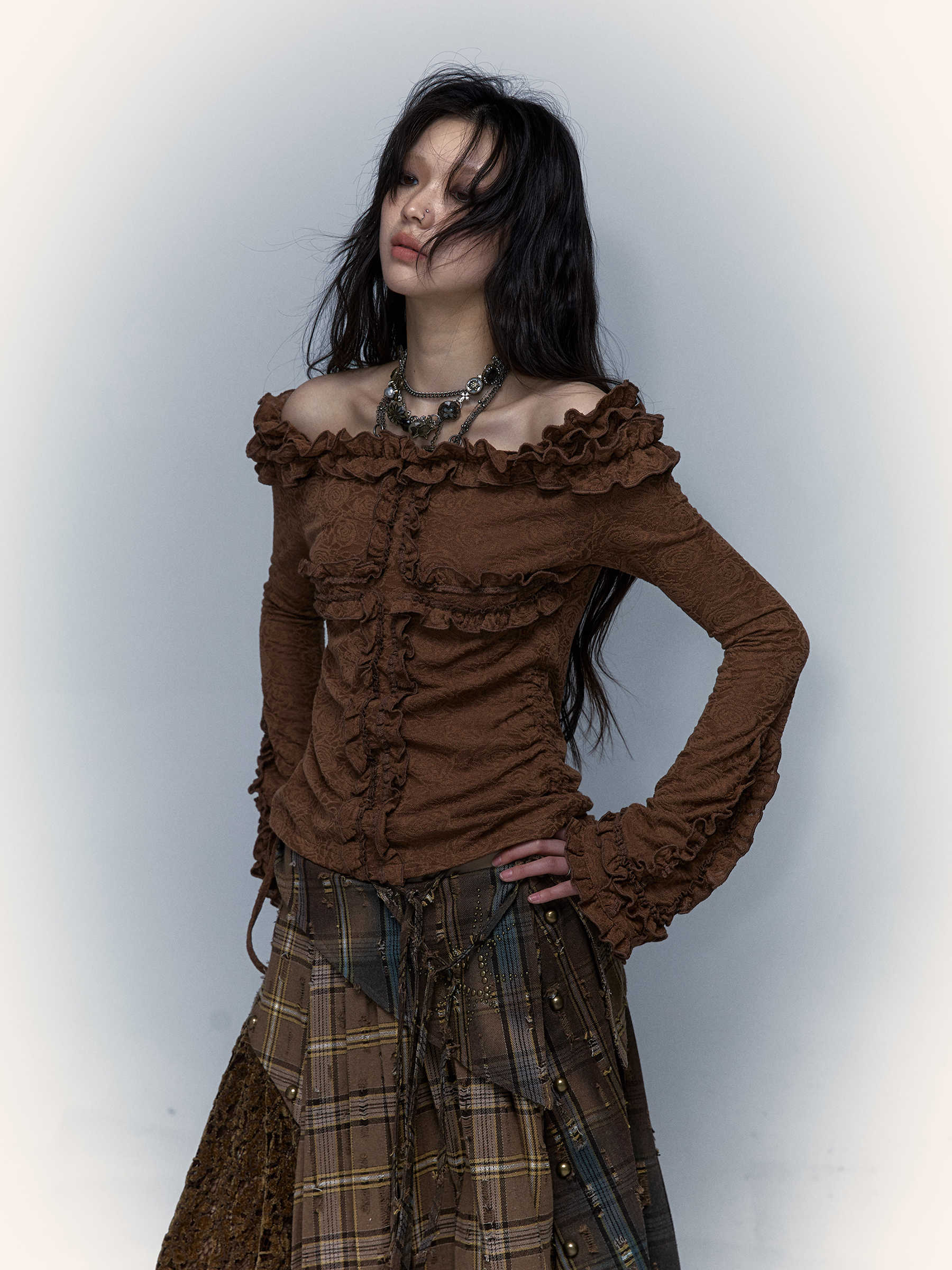 Grunge Reversible Off-shoulder Long-sleeved Top - Image 4