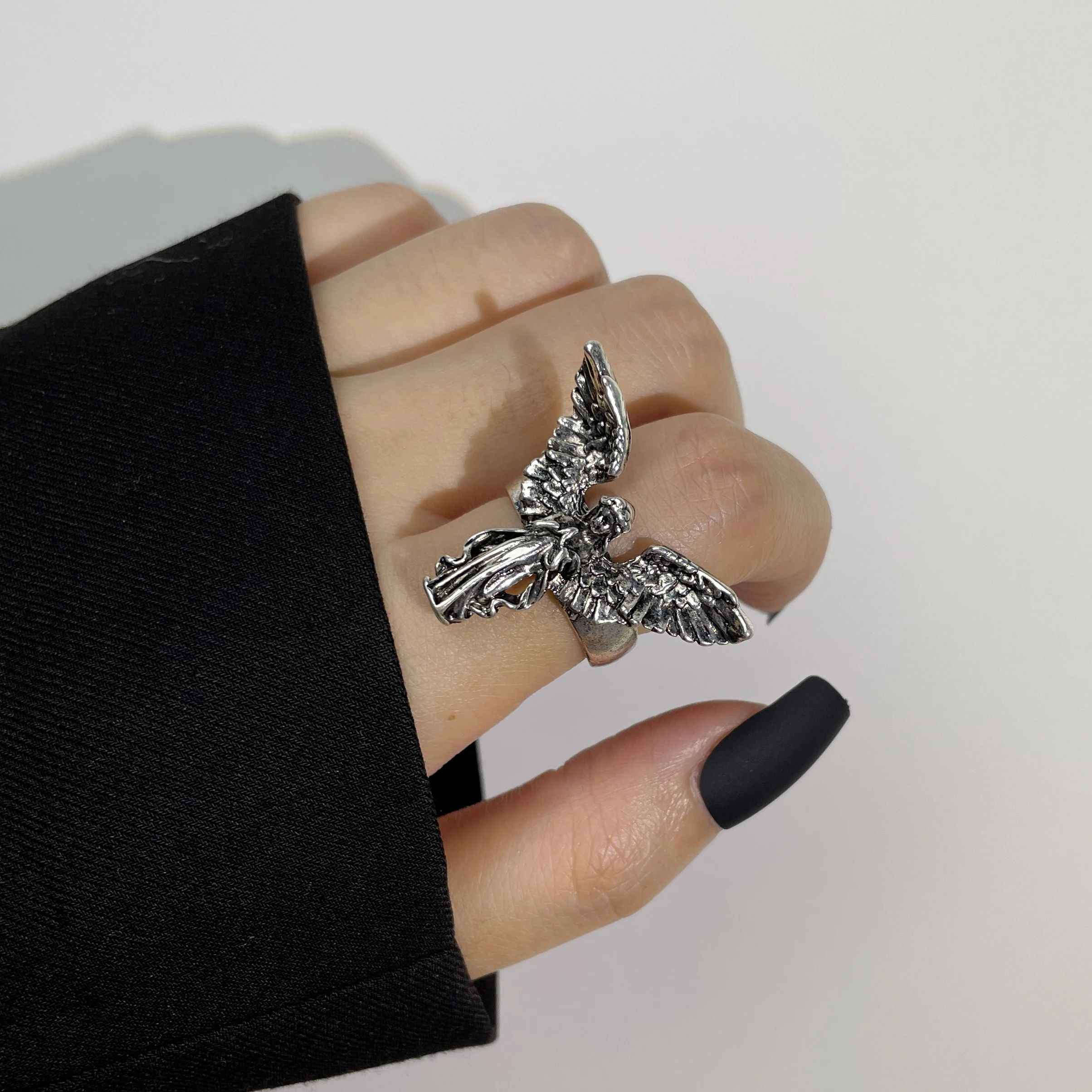 Grunge Vintage Angel Ring - Image 2