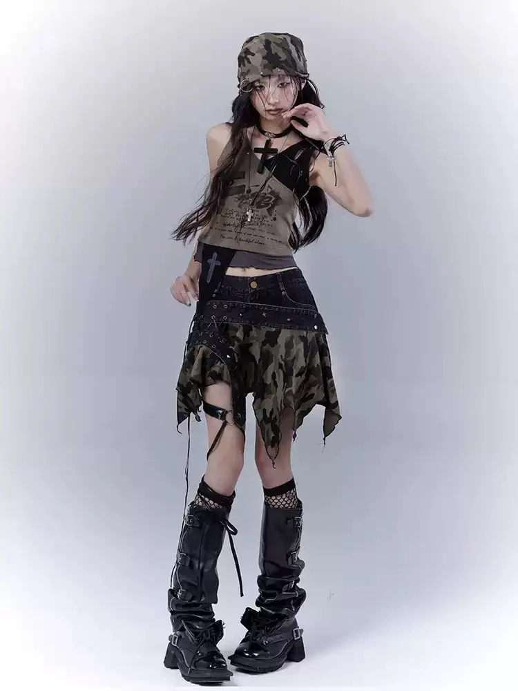 Grunge Wasteland Slim Printed Vest Top - Image 4
