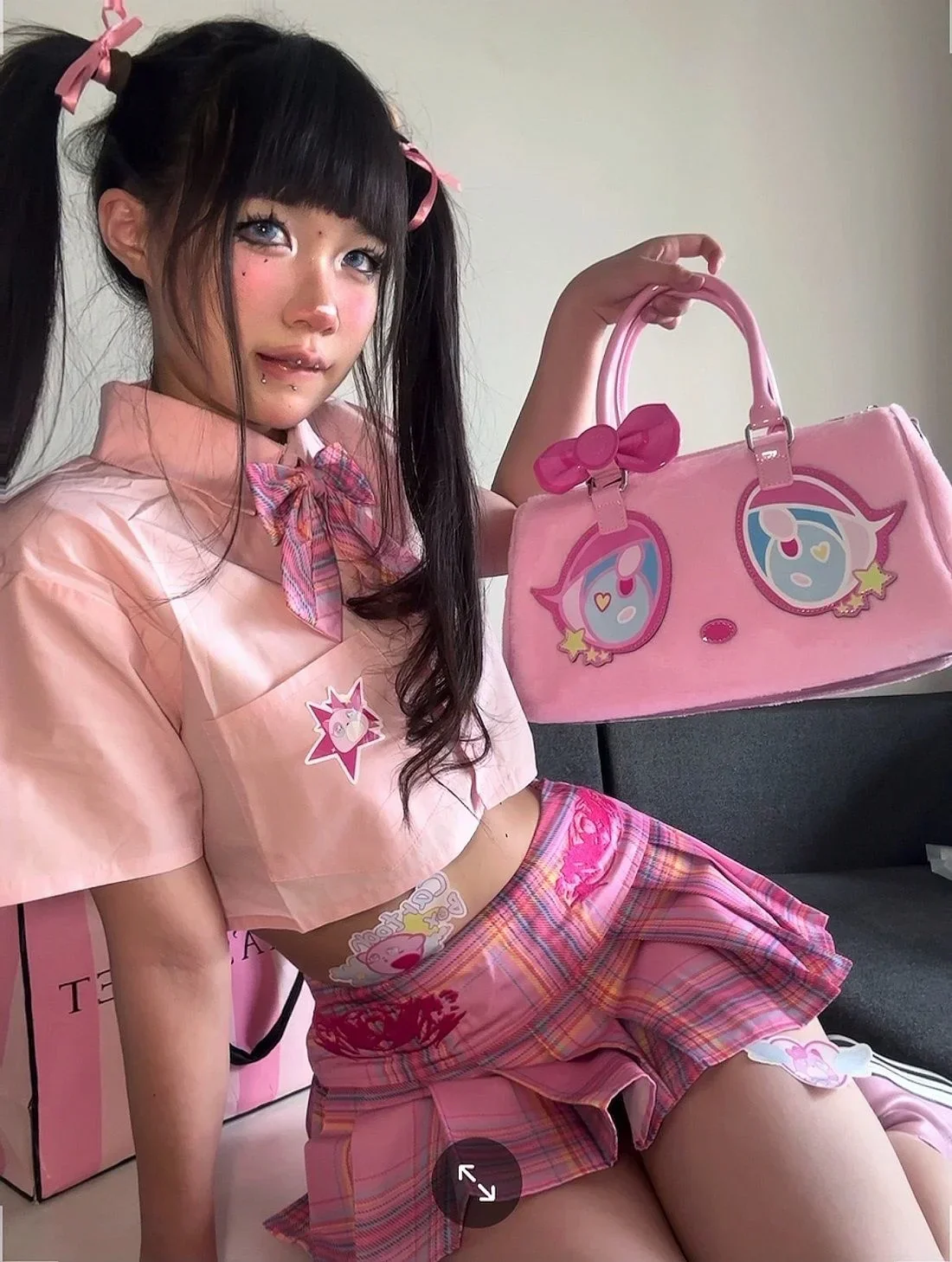 Harajuku Eyes Handbag - Image 14