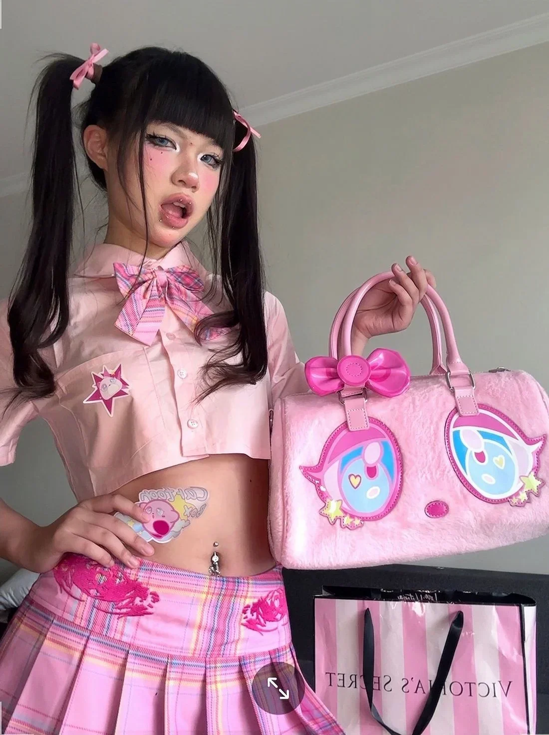 Harajuku Eyes Handbag - Image 6