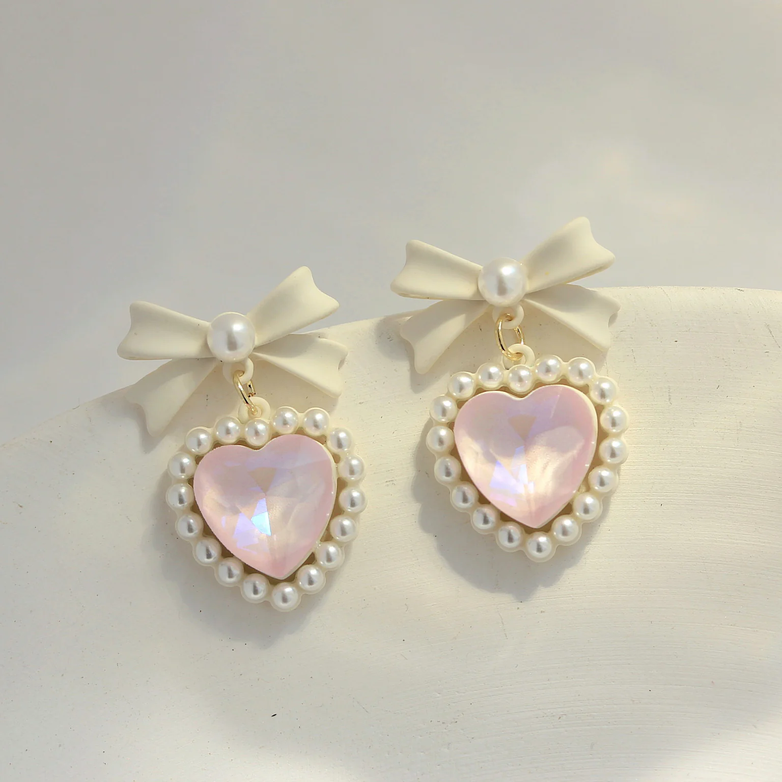 kawaii pearls bow earrings - Image 4