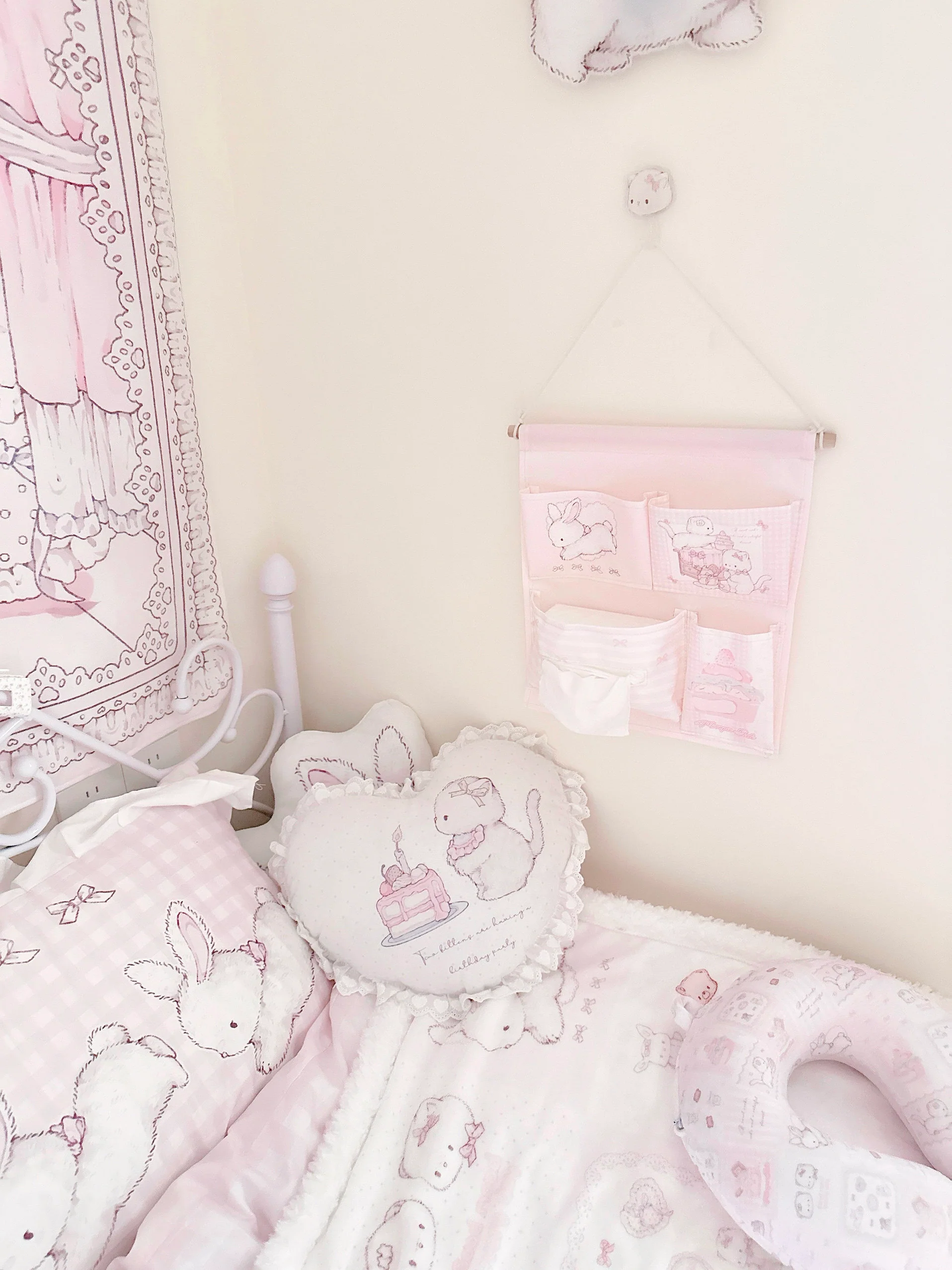 kawaii wall-mounted storage bag - Image 3