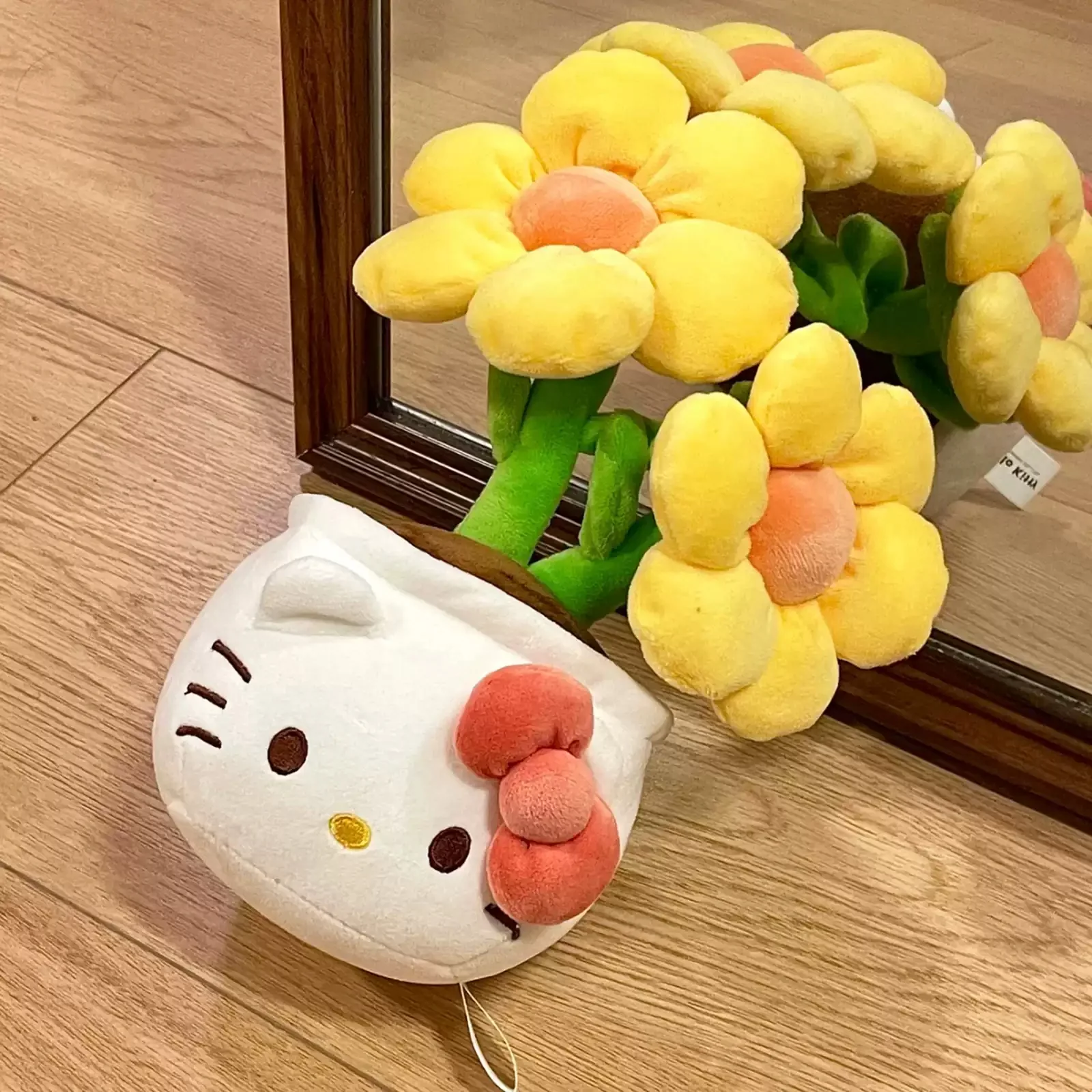 KT bouquet plush potted plant doll - Image 3