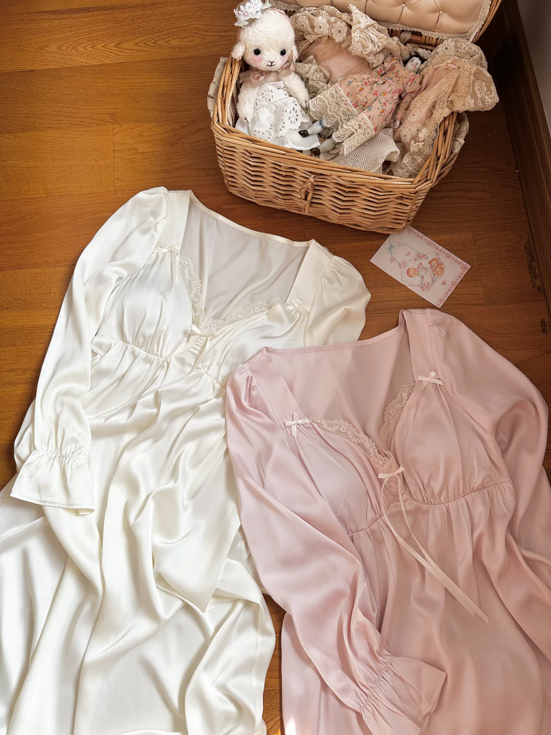 Lace Long-sleeved Soft Nightgown - Image 4