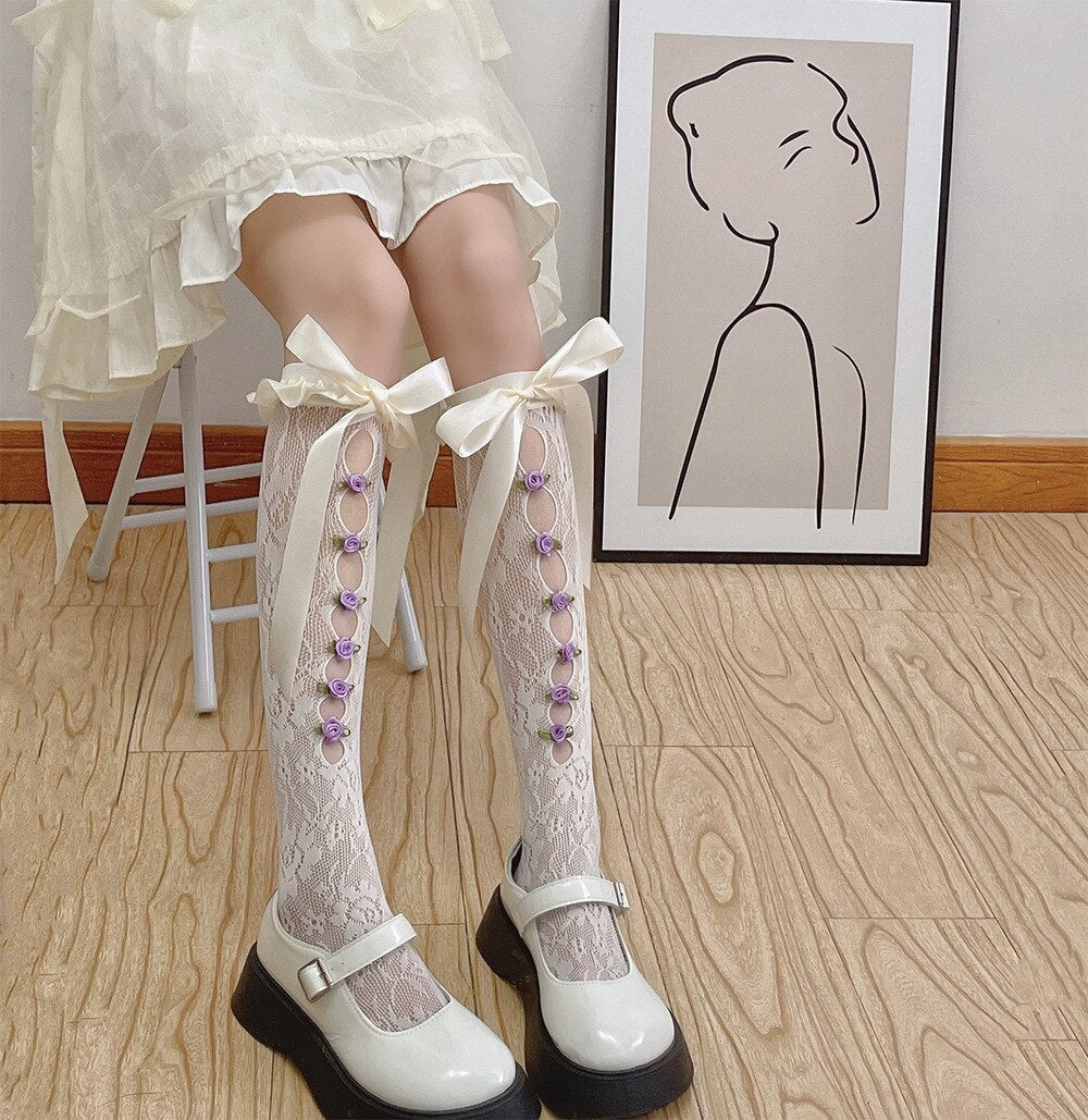 Lace Ribbon & Rosebud Stockings - Image 20