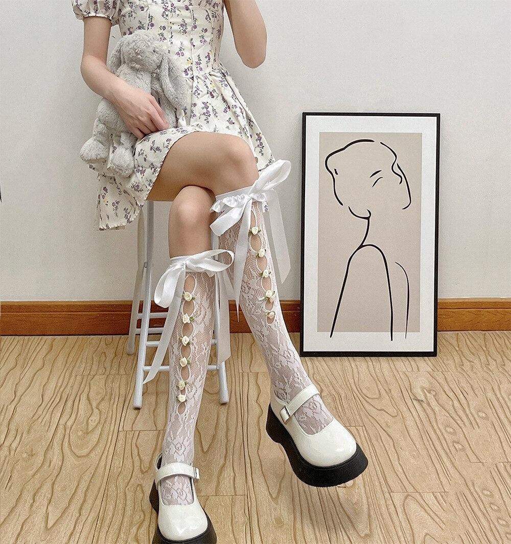 Lace Ribbon & Rosebud Stockings - Image 21