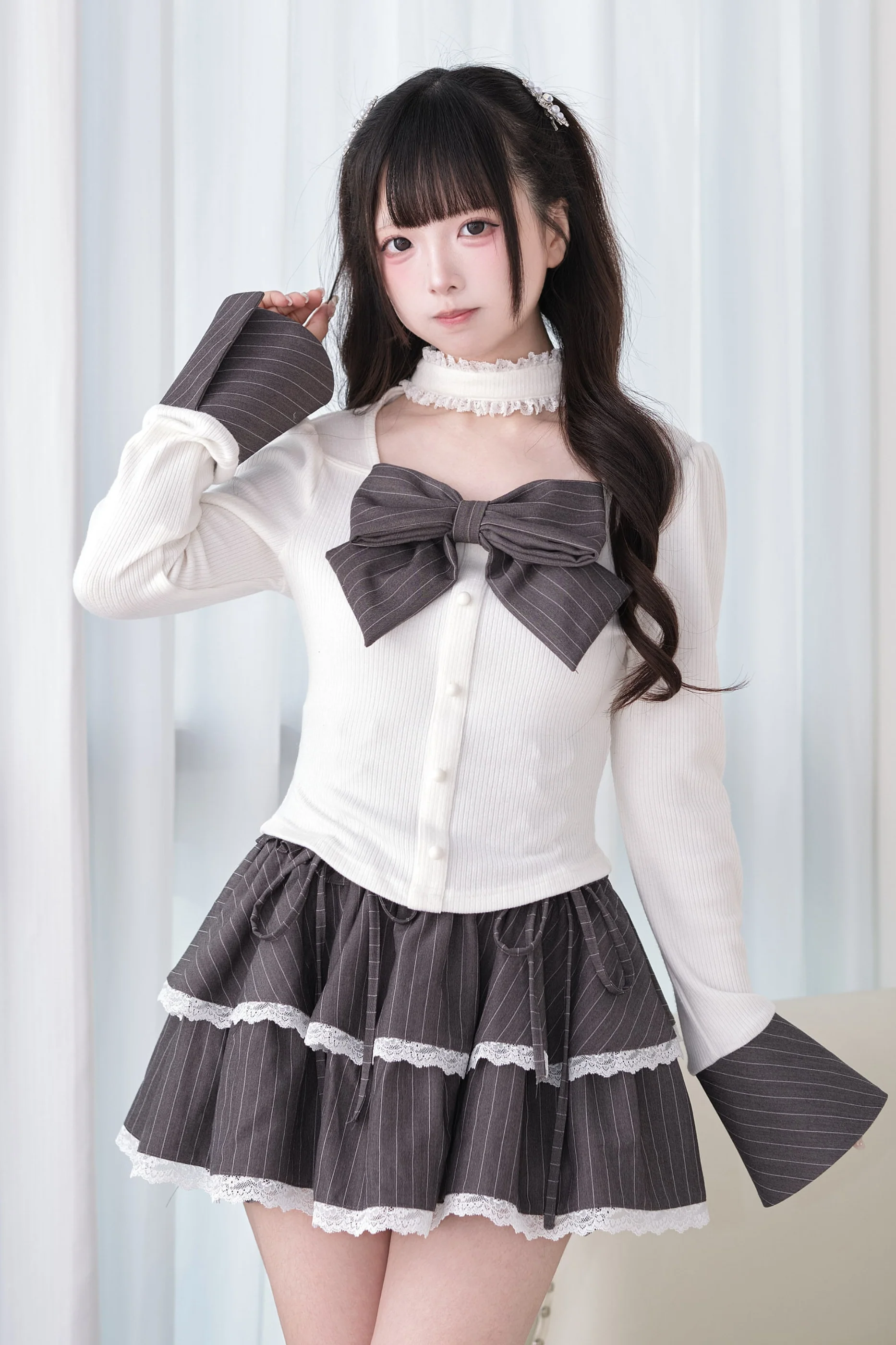 Large Bow Choker Knit Top - Image 15