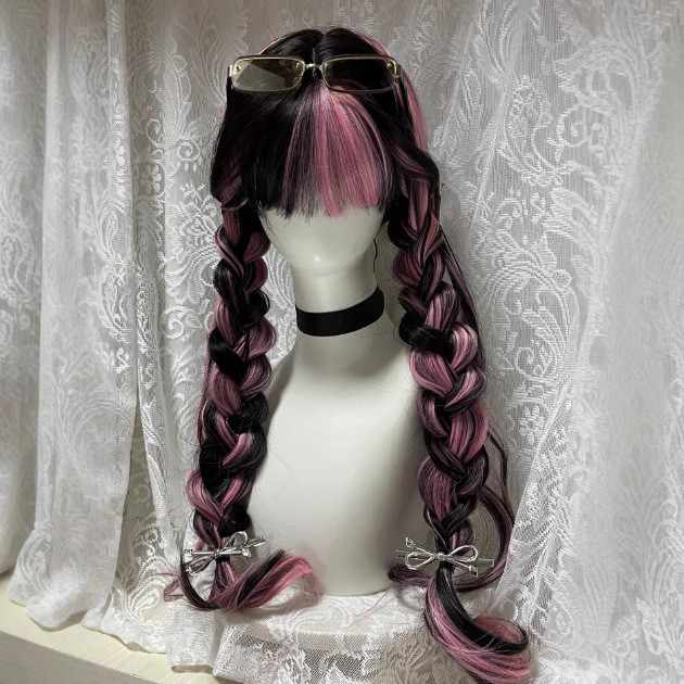 Lolita Black Highlighted Wig - Image 3
