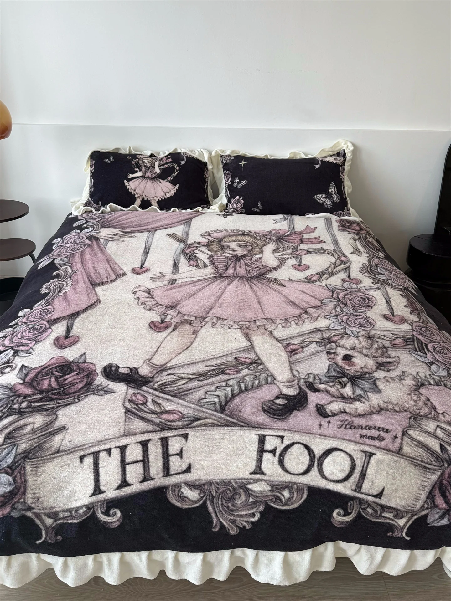 Lolita dark doll-like bedding four-piece set - Image 2
