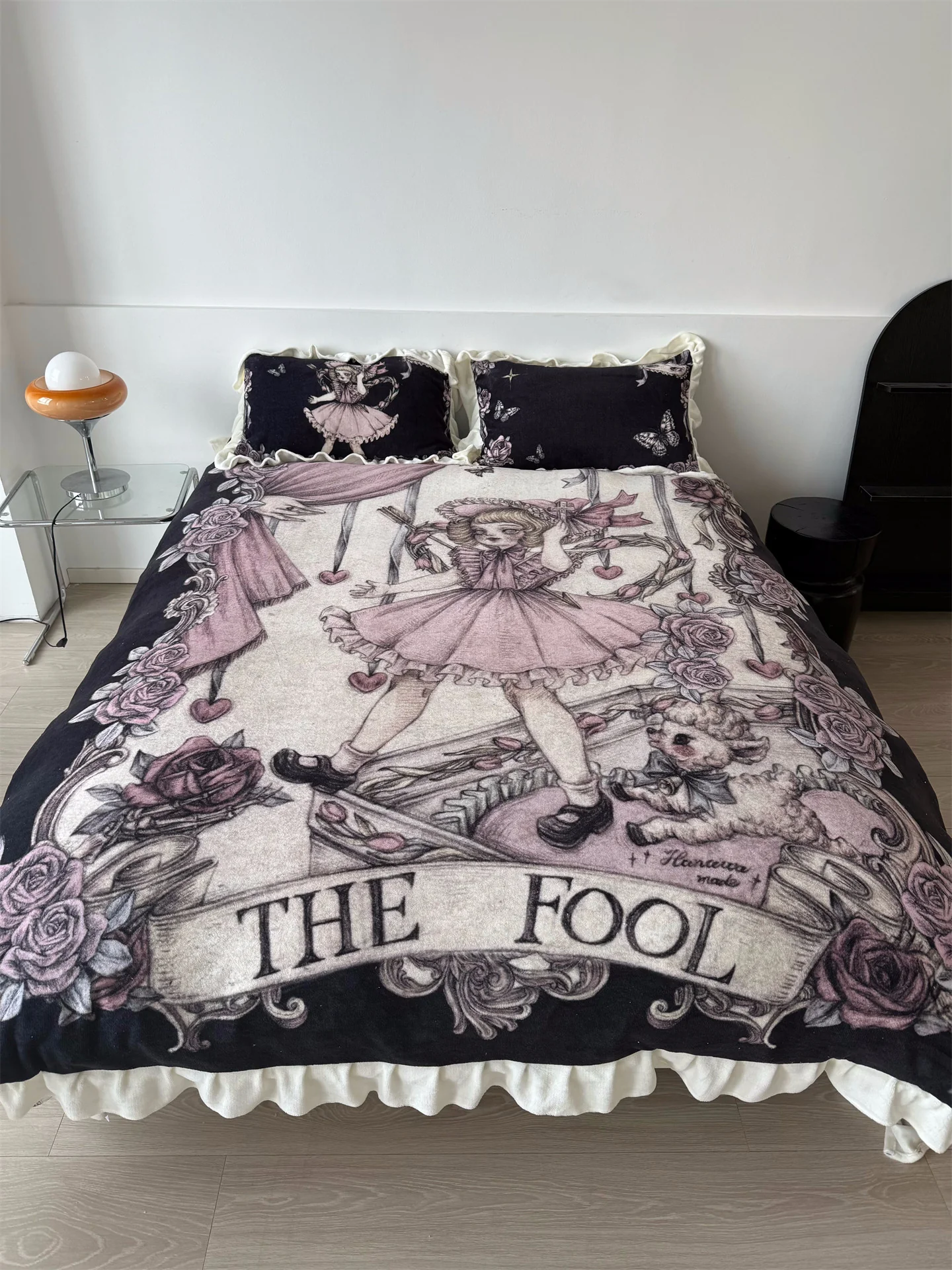 Lolita dark doll-like bedding four-piece set - Image 3