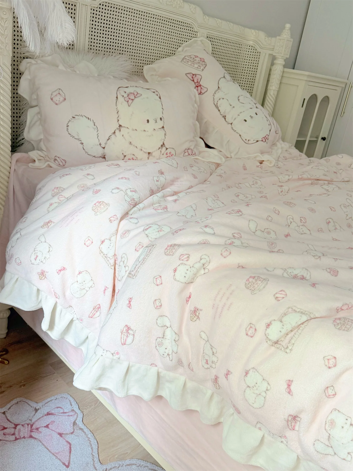 Lolita pink kitten bed sheet set of four - Image 3