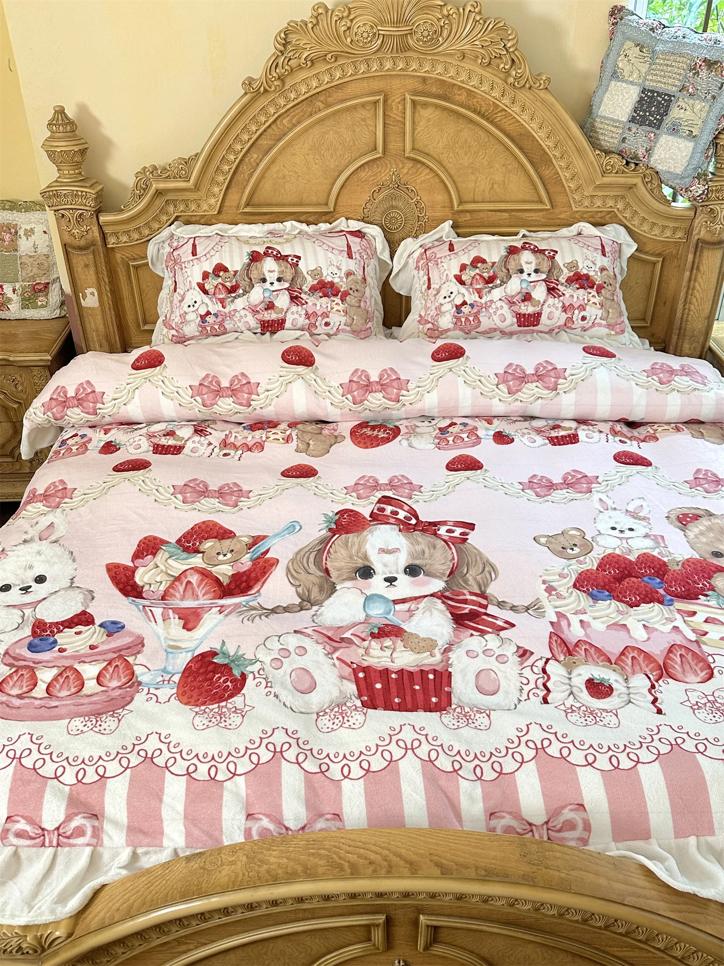 Milk Lace Lolita Strawberry Four Piece Bedding Set