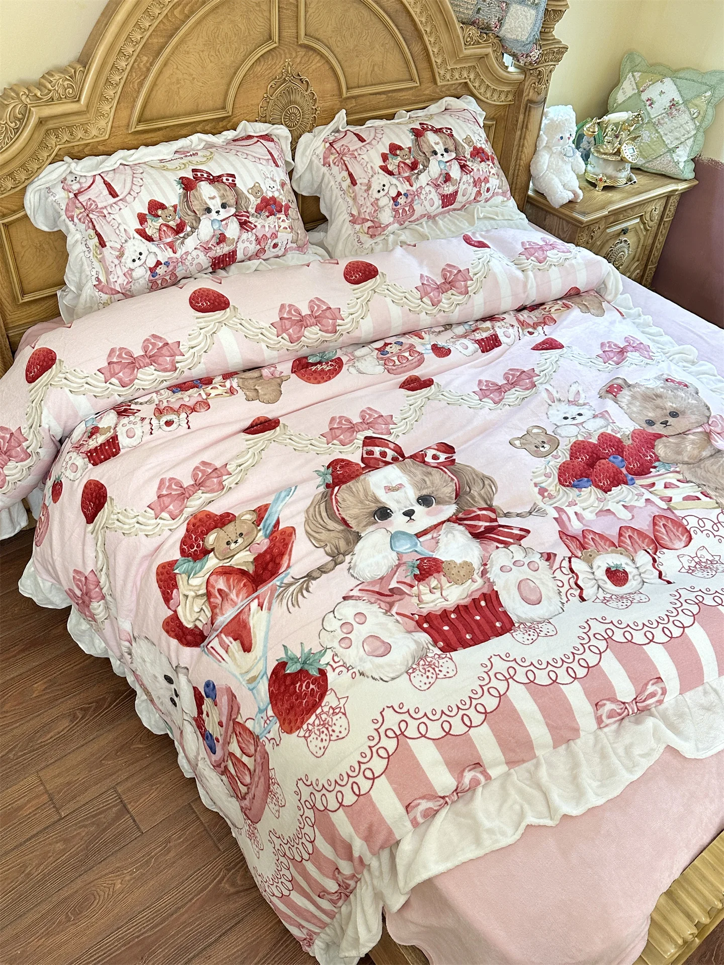 Milk Lace Lolita Strawberry Four Piece Bedding Set - Image 4