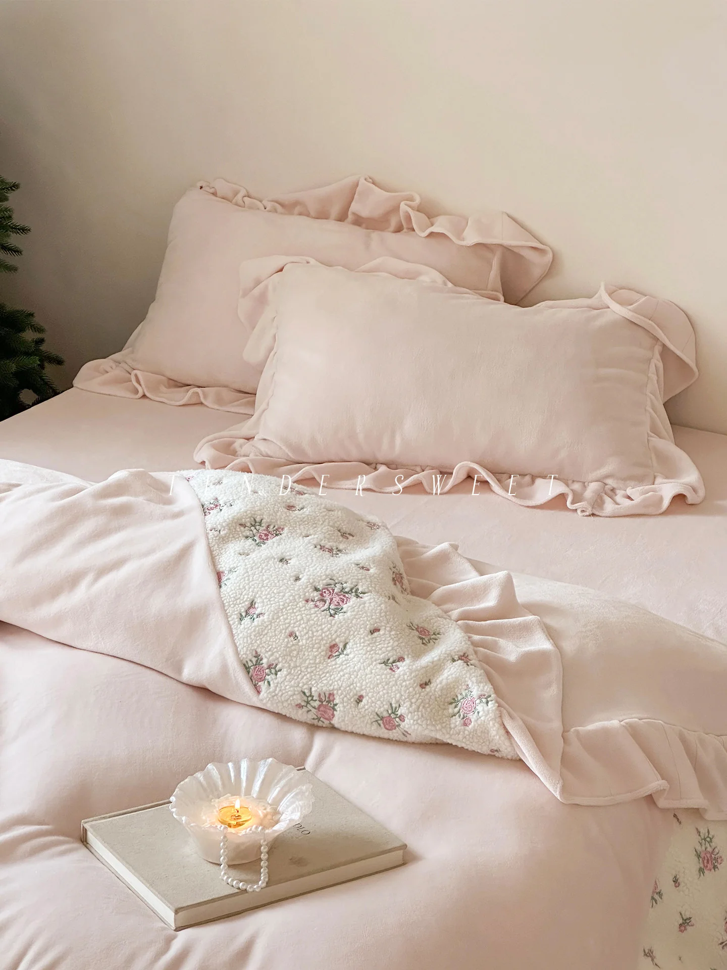 Milk velvet bed sheets four-piece set - Image 4