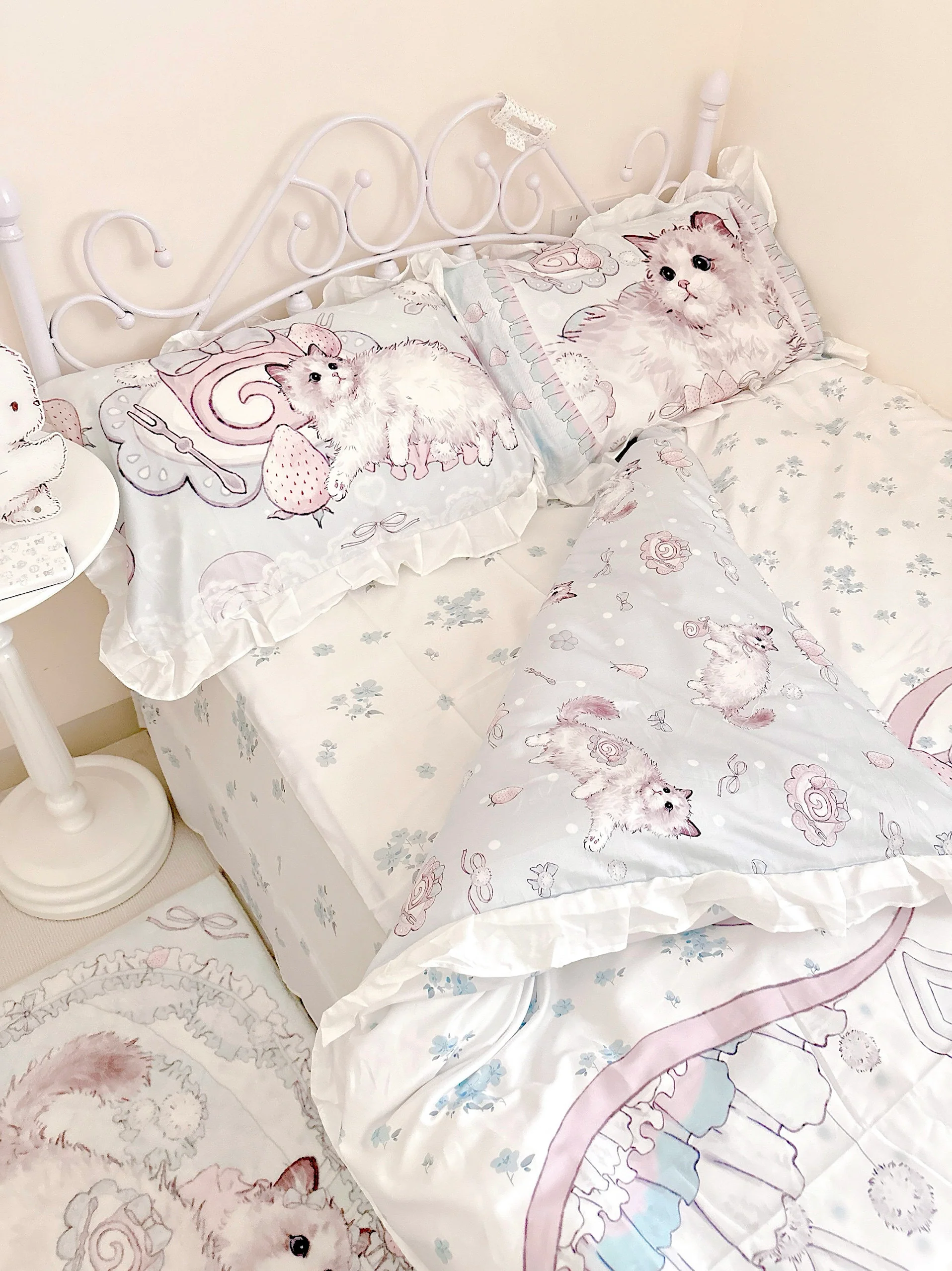 Mint ragdoll cat bed sheet set of four - Image 2