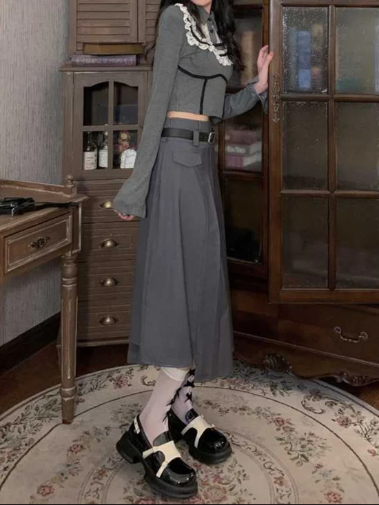 Model Preppy Retro Mid-Length Skirt - Image 3
