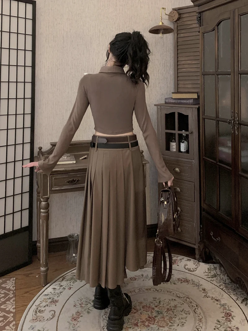 Model Preppy Retro Mid-Length Skirt - Image 6