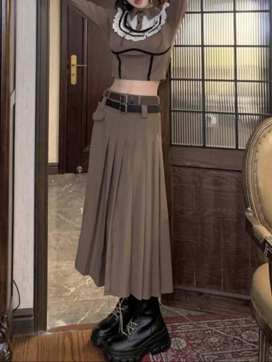 Model Preppy Retro Mid-Length Skirt - Image 7