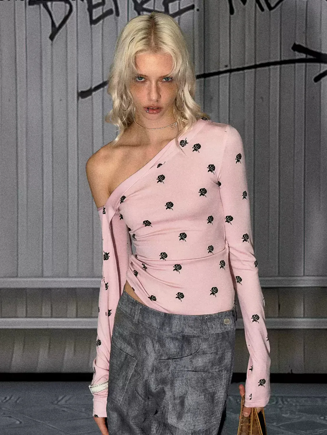 Peter Pan Off-shoulder Pink Long-sleeved Top - Image 3