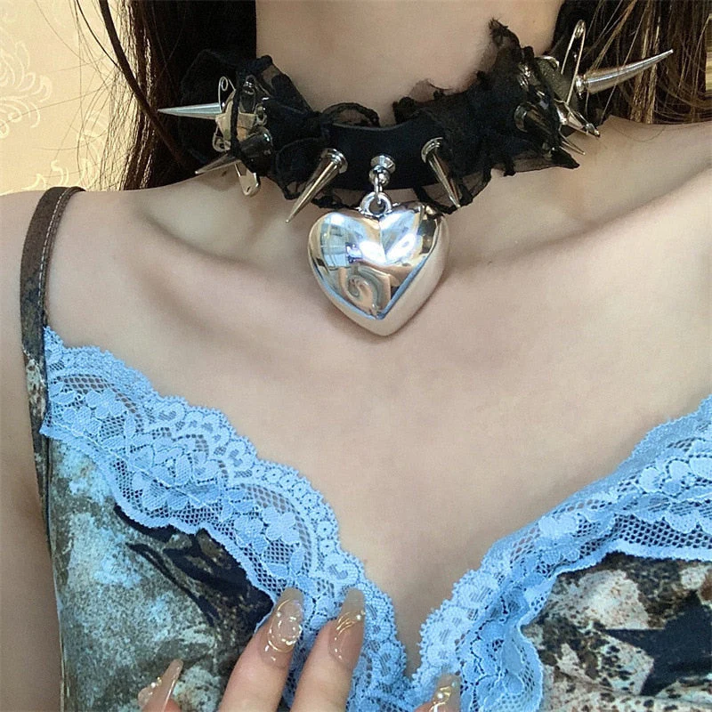 Pierce My Heart Collar - Image 2