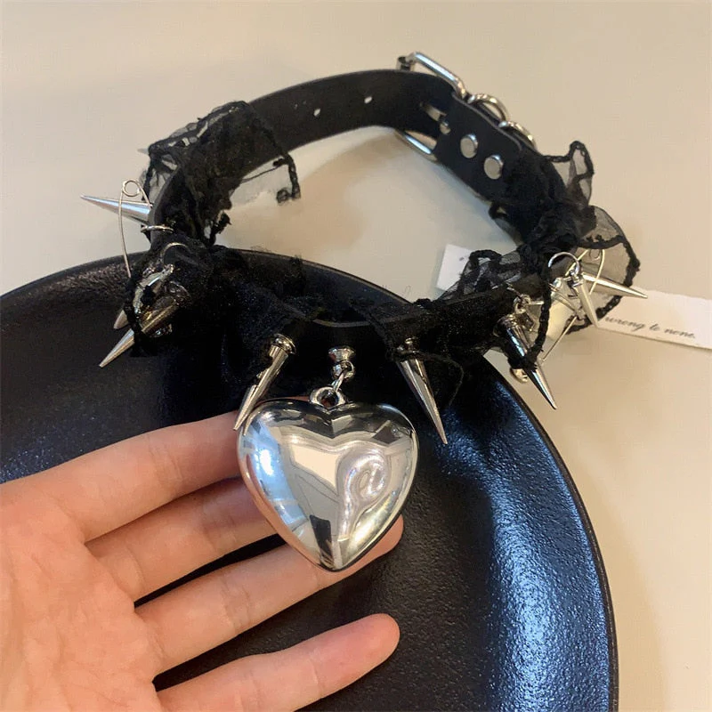 Pierce My Heart Collar - Image 3