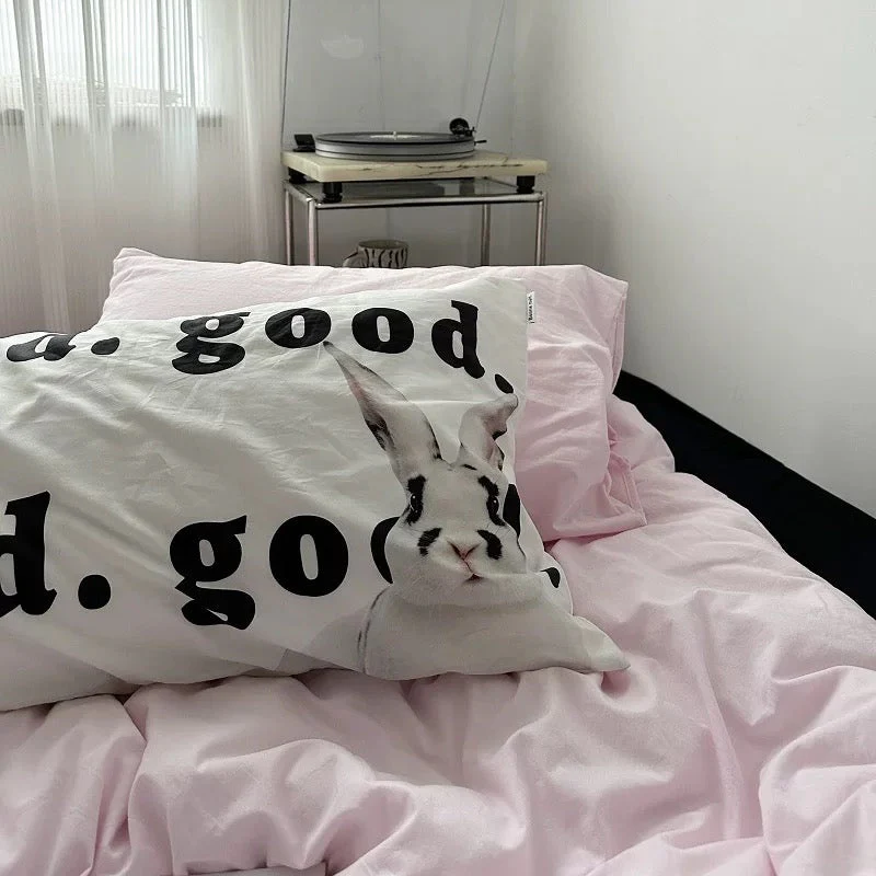 Pink & Black Minimalist Bedding Set - Image 2