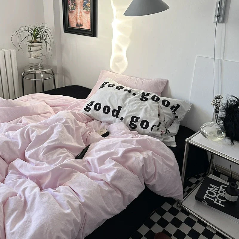Pink & Black Minimalist Bedding Set - Image 6