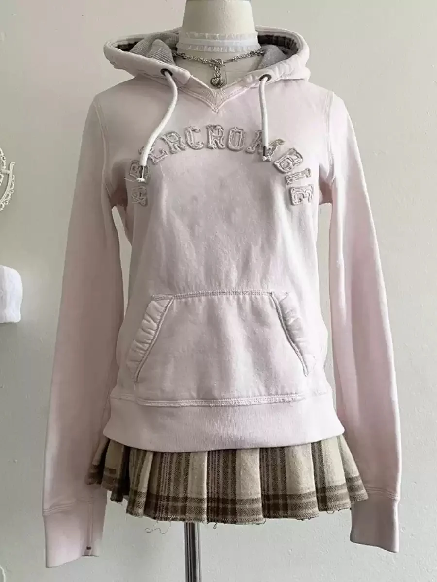Pink letter hooded sweatshirt - Image 4