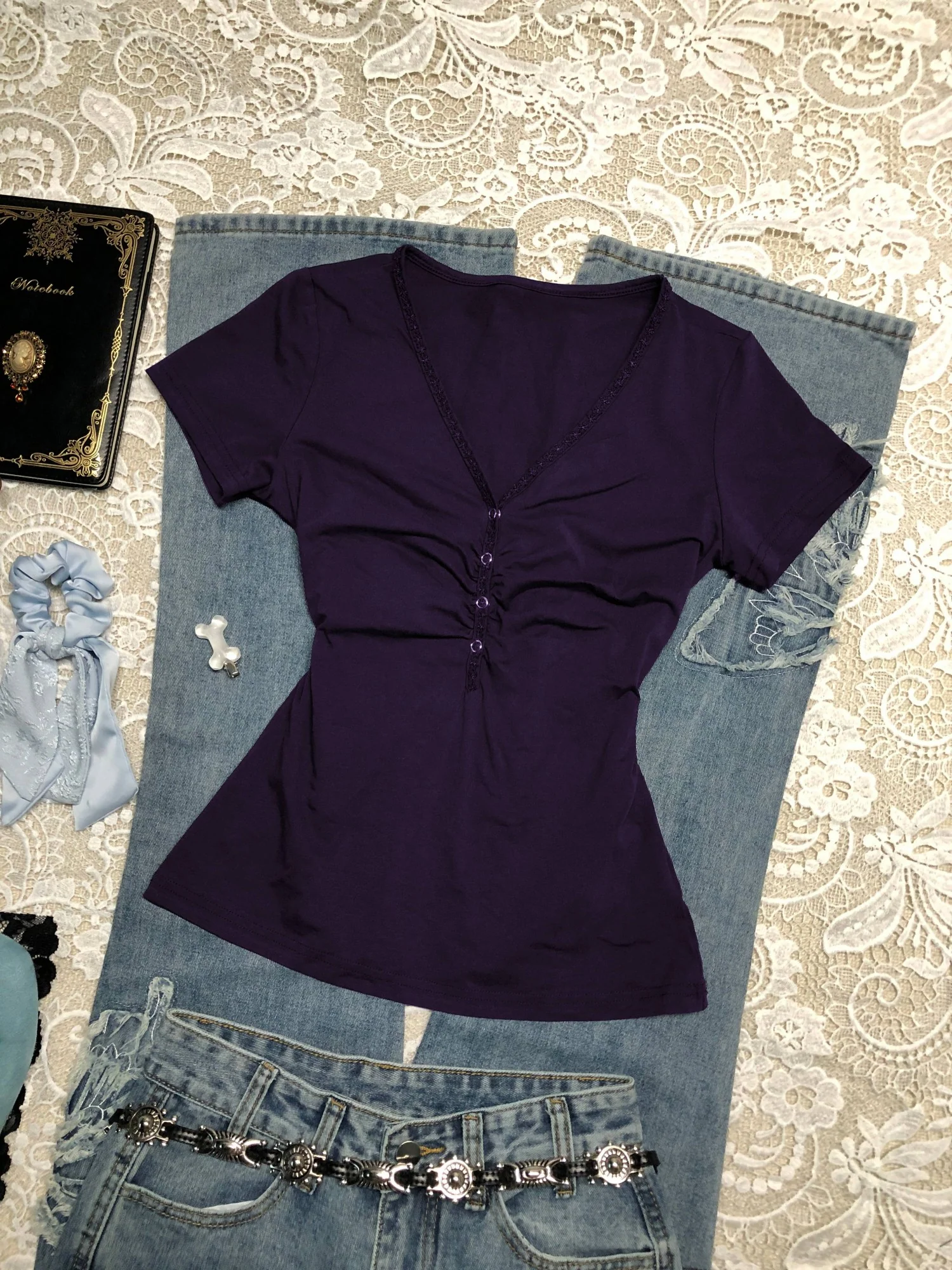 Pleated V-neck T-shirt - Image 7
